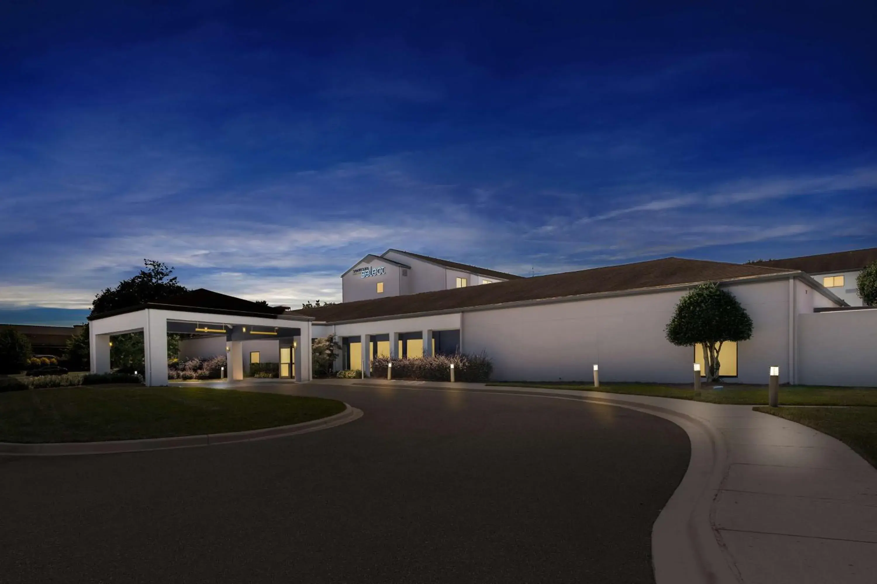 Property building in Sonesta Select Charlotte University Research Park Property building in Sonesta Select Charlotte University Research Park