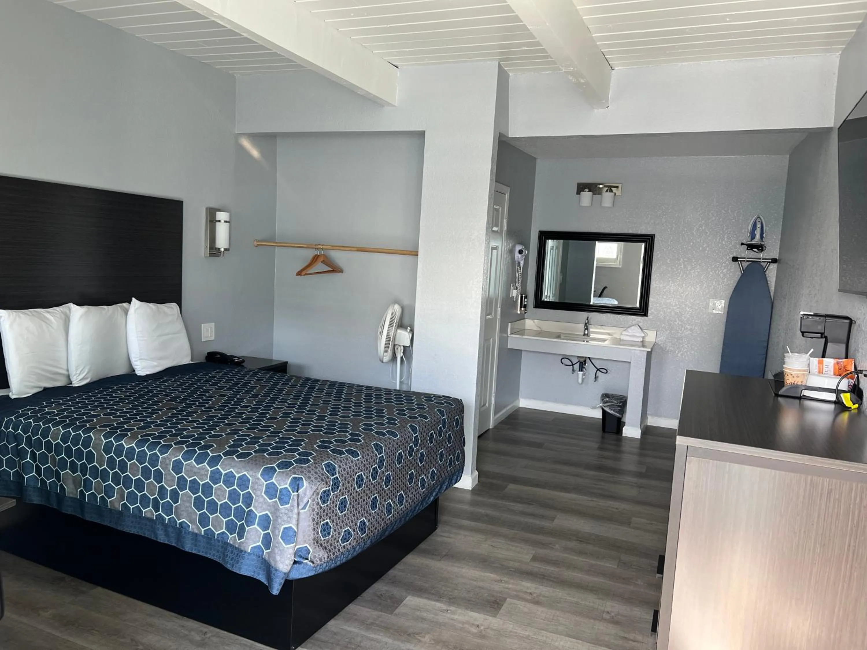 Bed in Sea Garden Inn