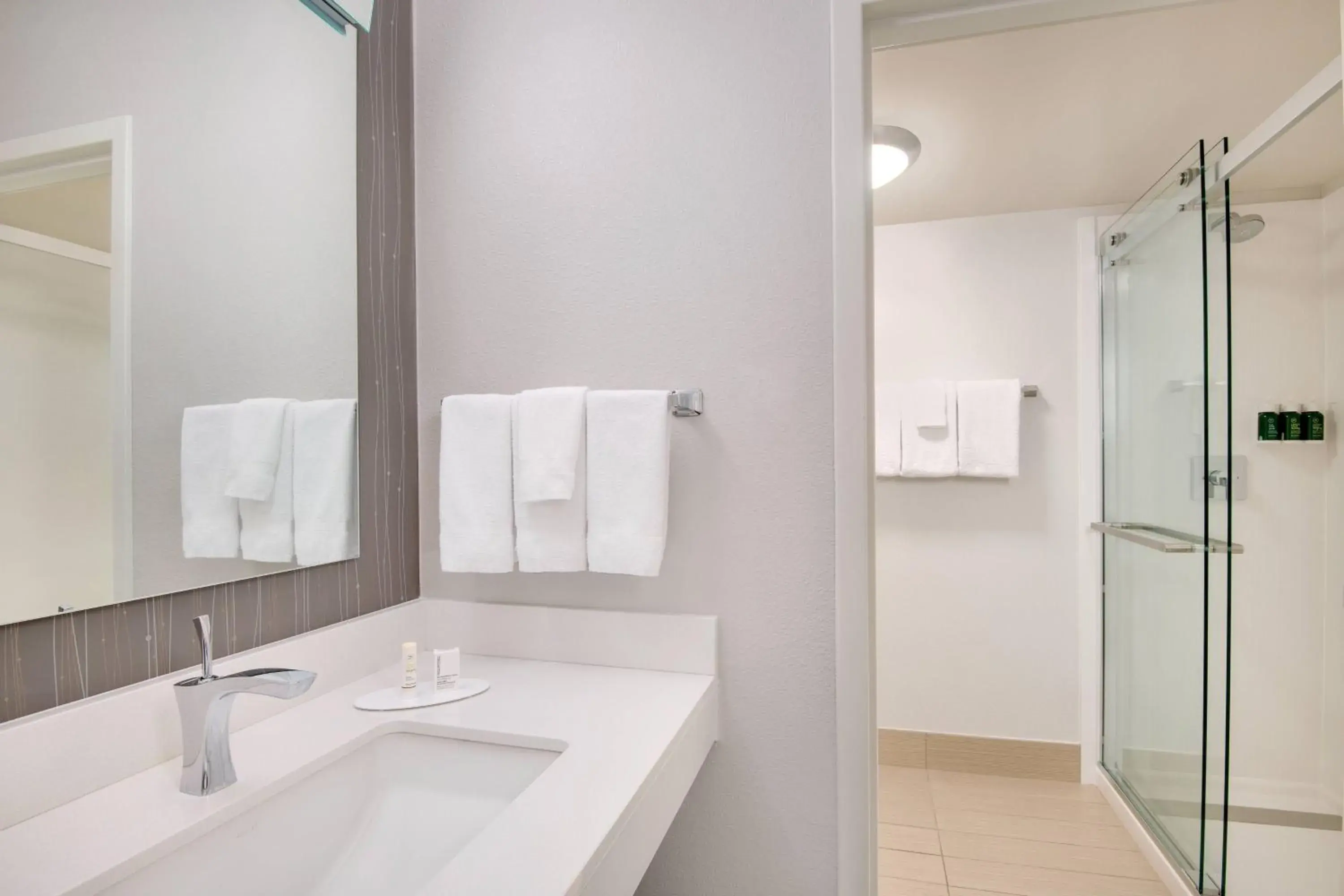 King Room in Courtyard by Marriott Birmingham Homewood King Room in Courtyard by Marriott Birmingham Homewood