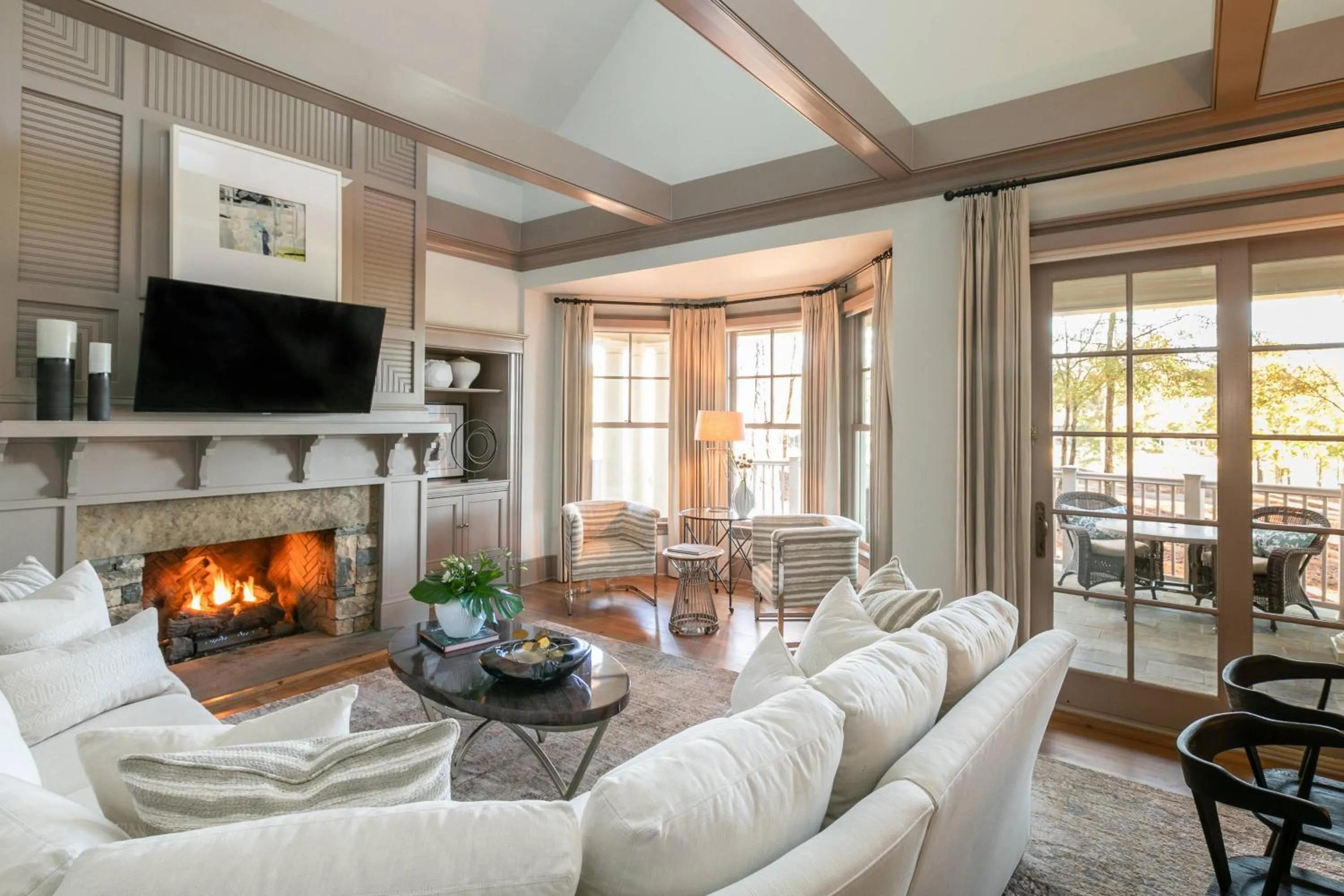 Living room in The Ritz-Carlton Reynolds, Lake Oconee