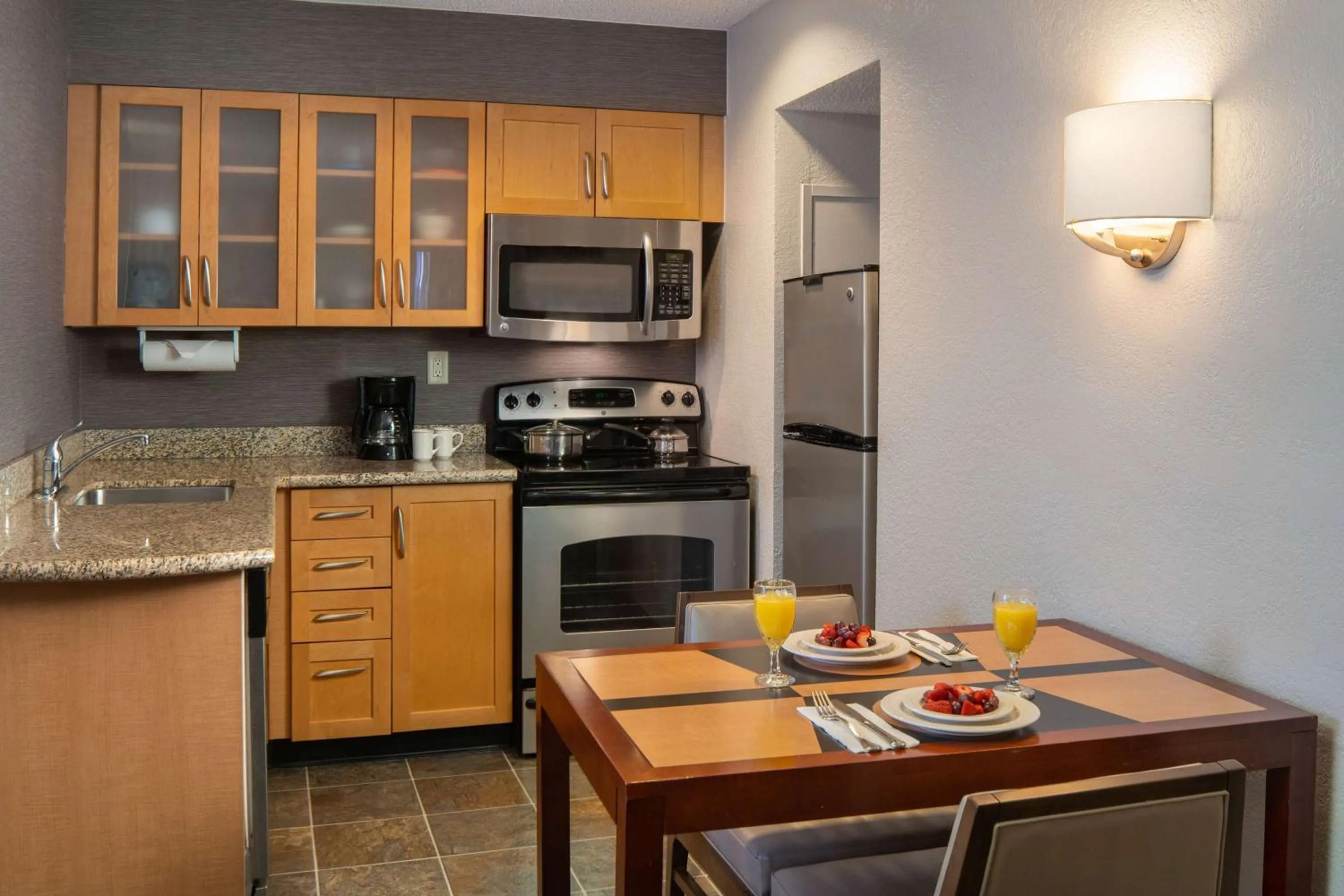 Kitchen or kitchenette in Sonesta ES Suites Nashville Brentwood