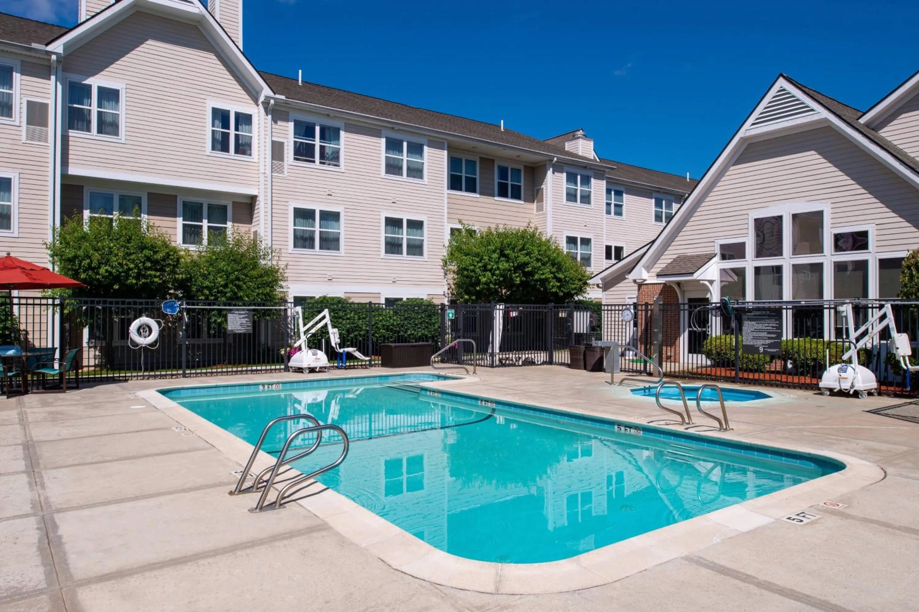 Swimming pool in Residence Inn Boston Andover