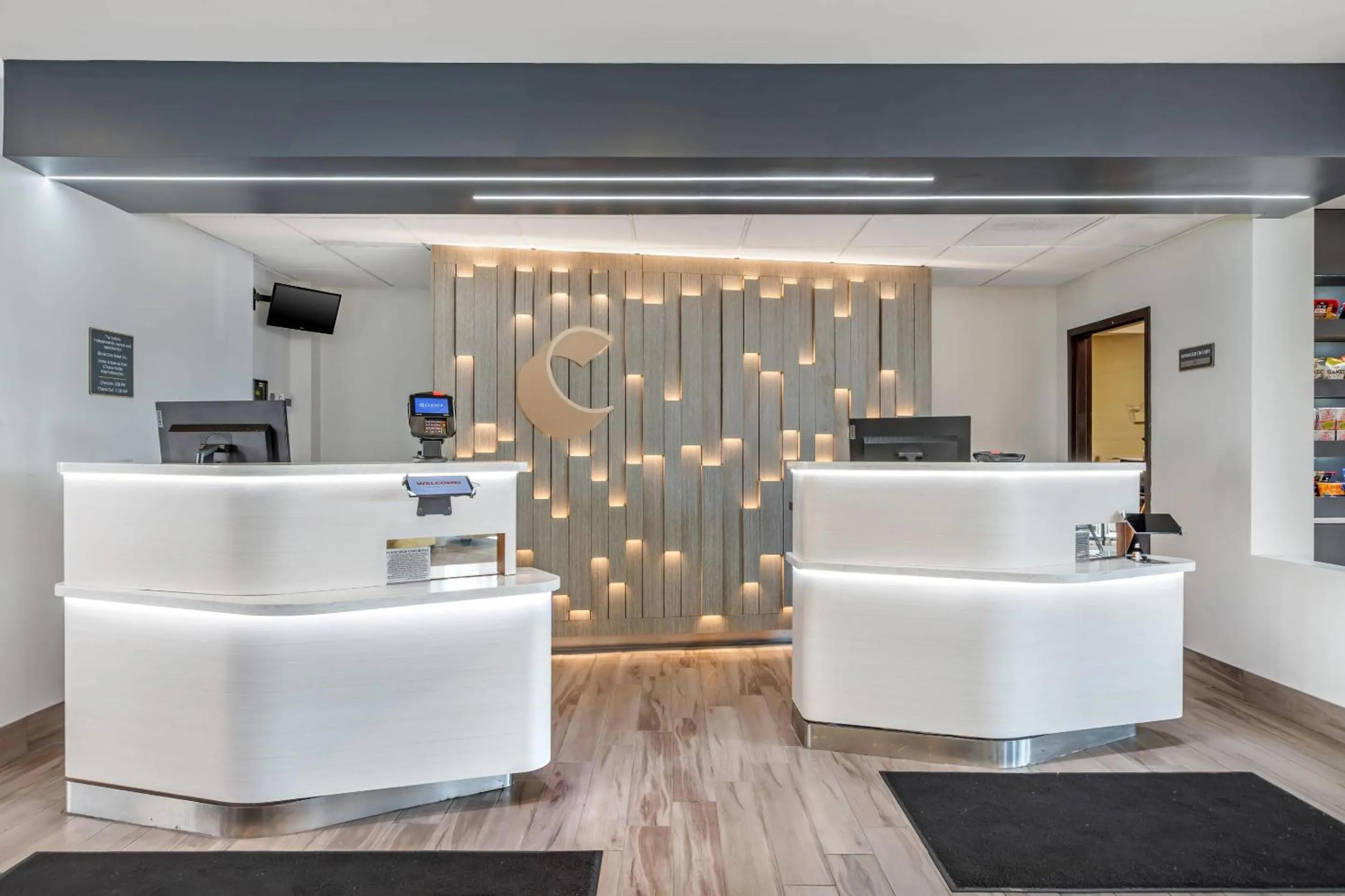 Lobby or reception in Comfort Inn & Suites Arlington Heights - Buffalo Grove