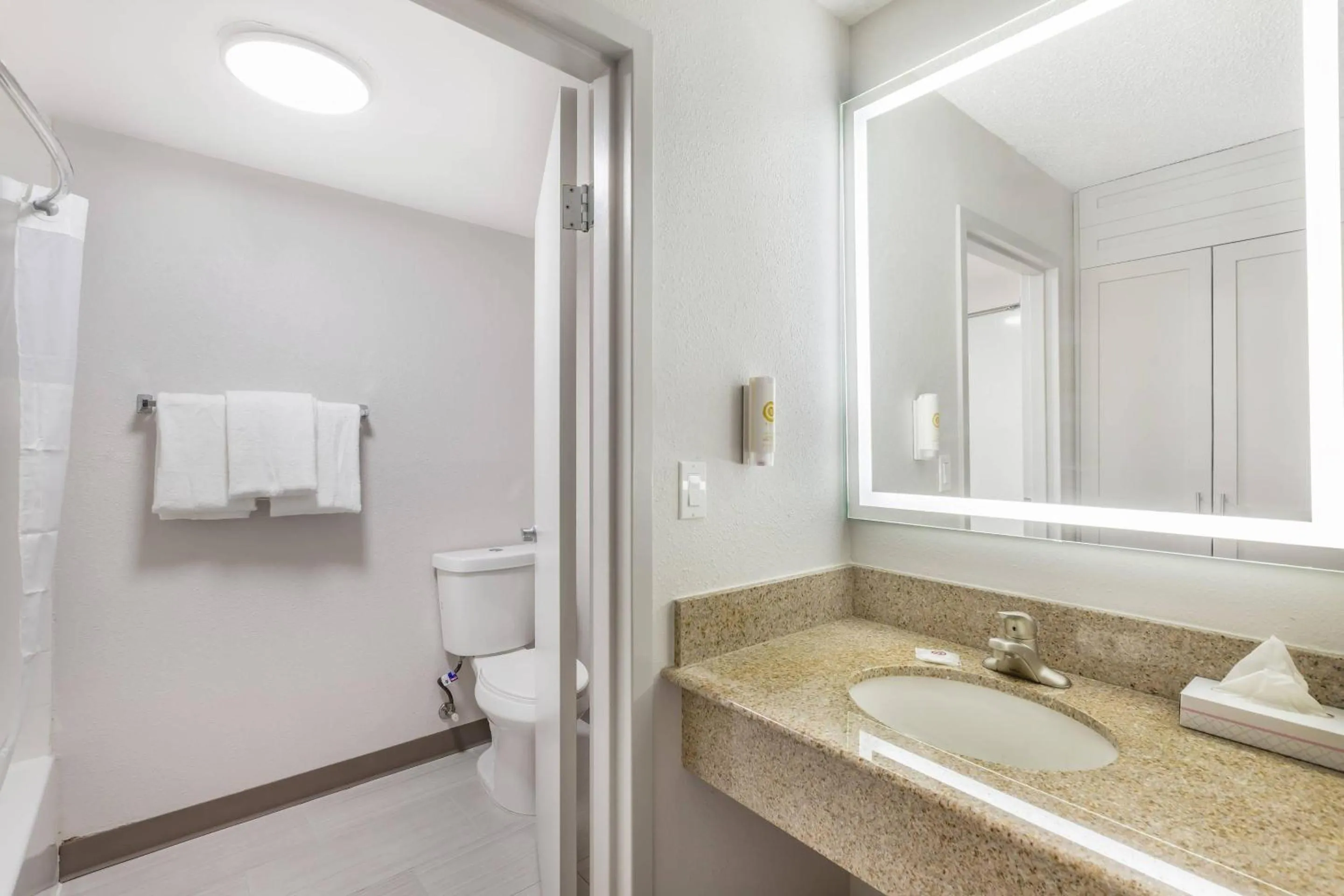 Bedroom in Comfort Inn & Suites Arlington Heights - Buffalo Grove