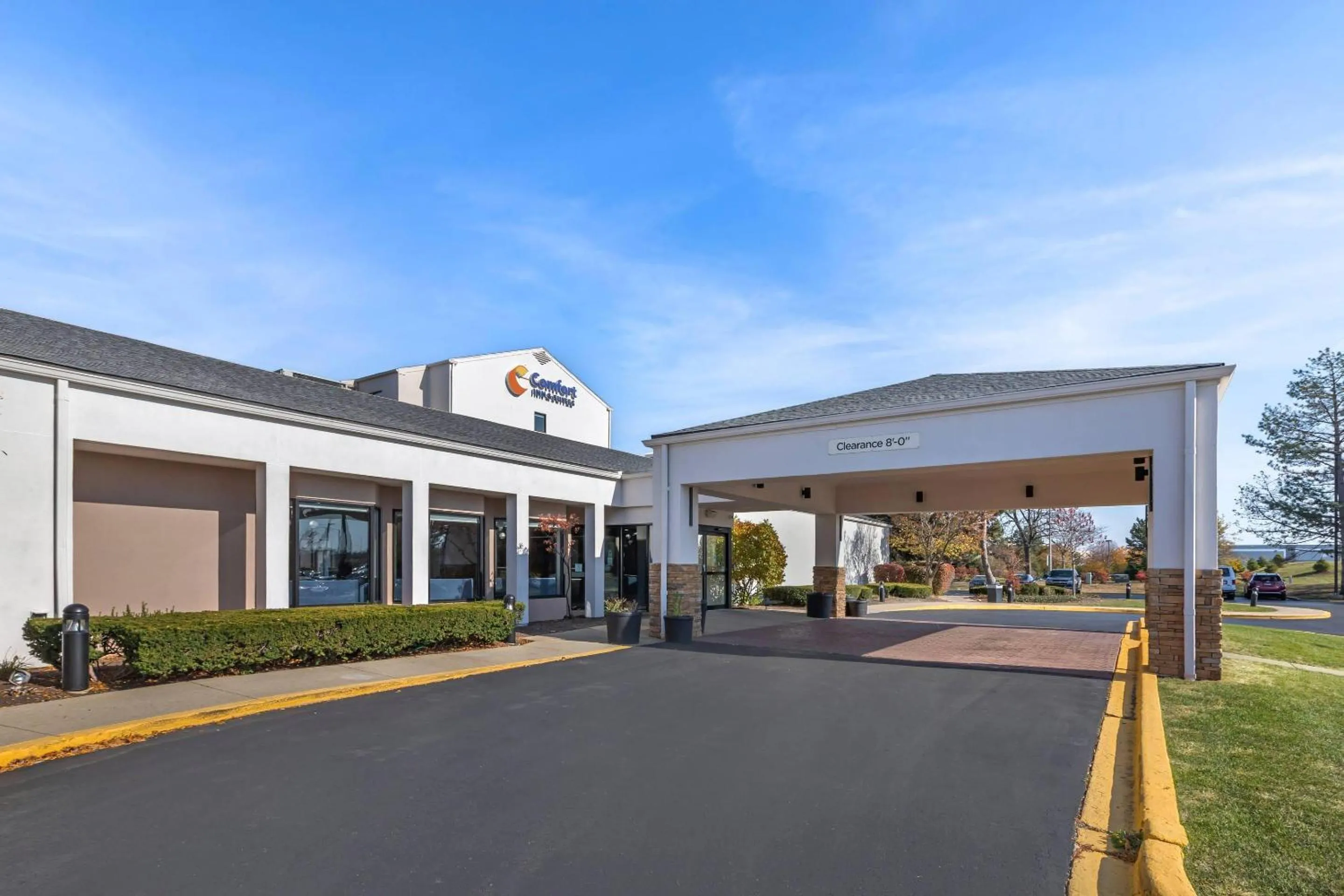 Property building in Comfort Inn & Suites Arlington Heights - Buffalo Grove