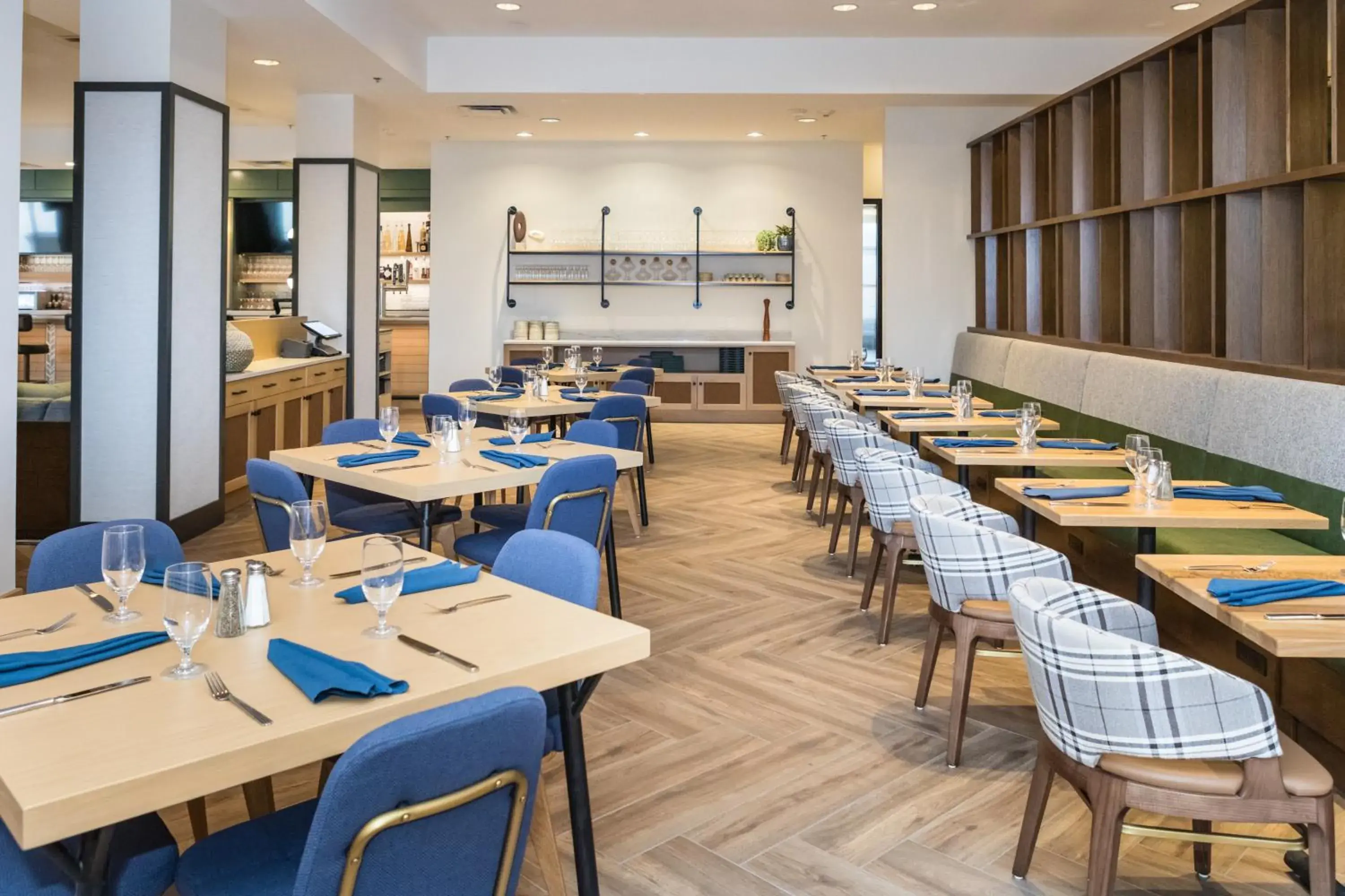 Restaurant/places to eat in Hyatt Regency Coralville Restaurant/places to eat in Hyatt Regency Coralville