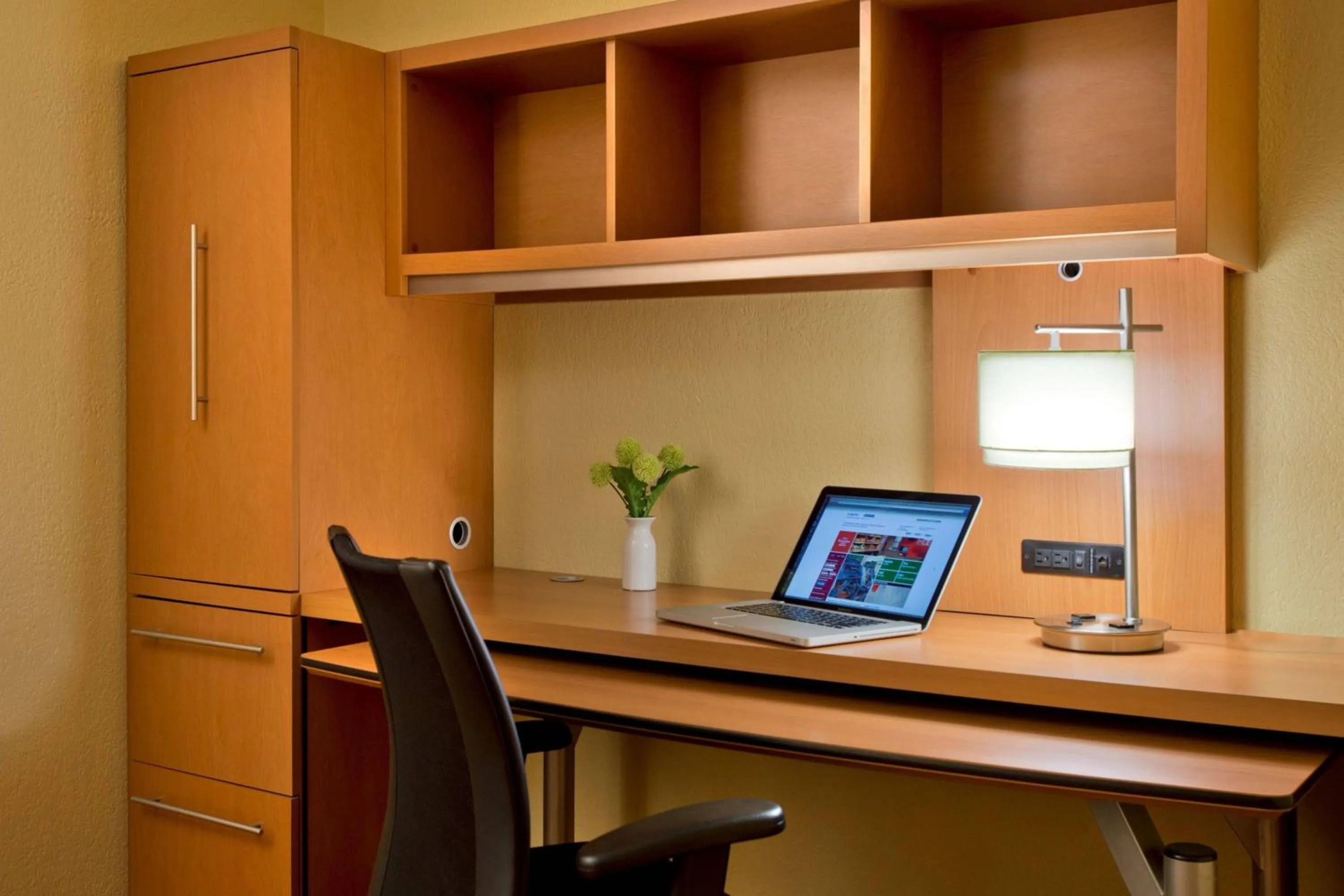 Photo of the whole room in Towneplace Suites by Marriott Cleveland Westlake