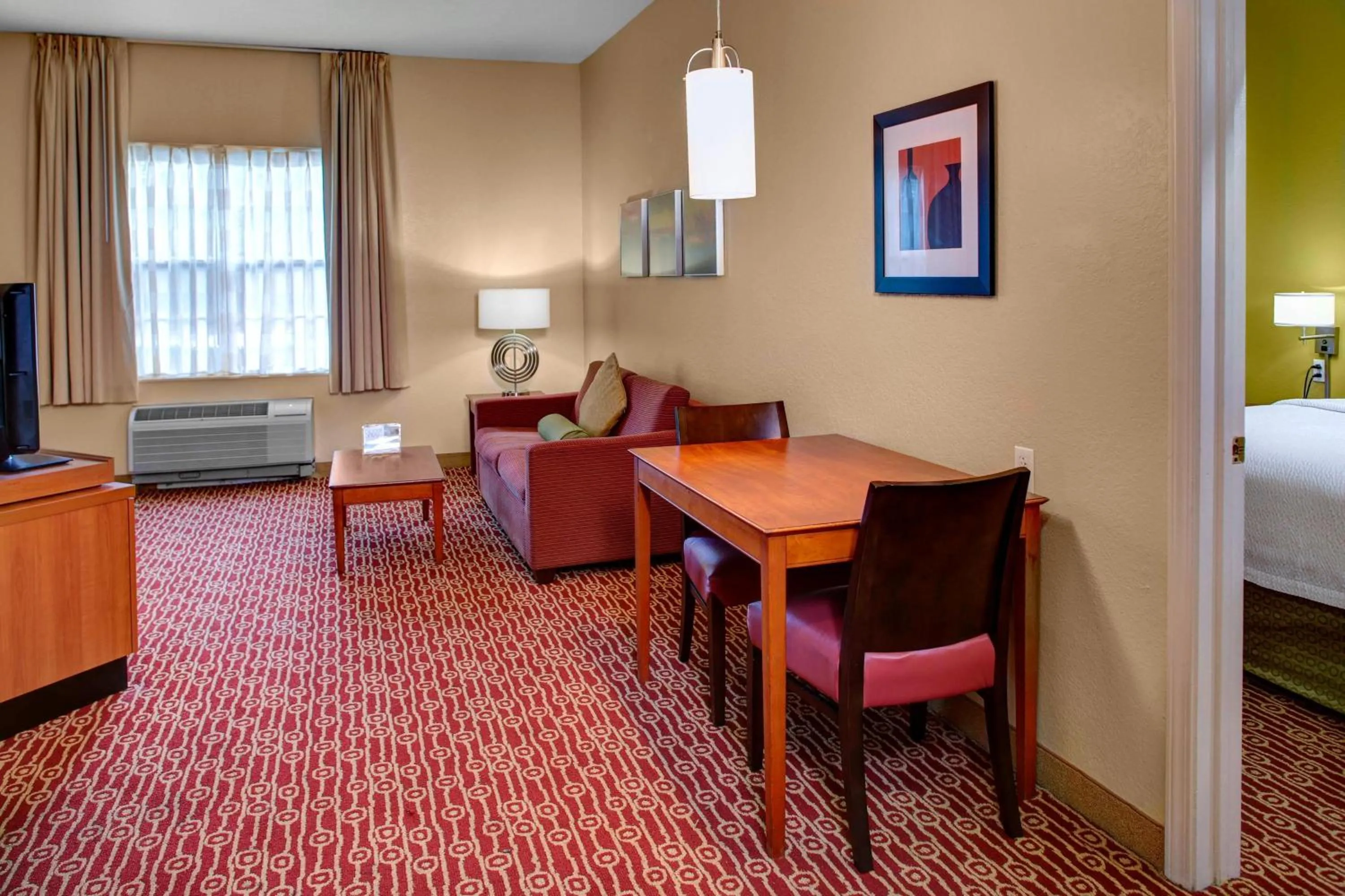 Living room, Bed in Towneplace Suites by Marriott Cleveland Westlake