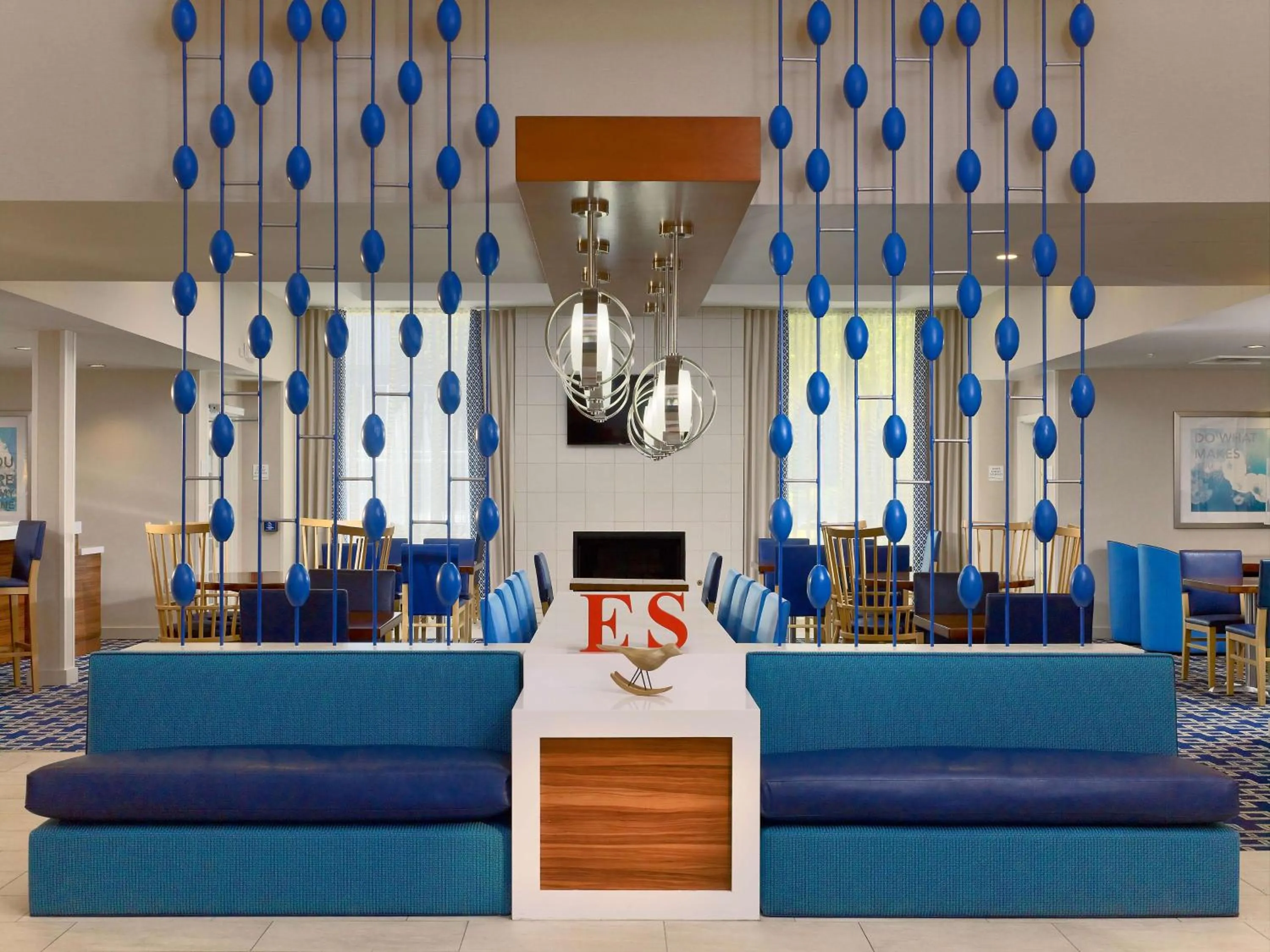 Lobby or reception in Sonesta Simply Suites Dublin Columbus