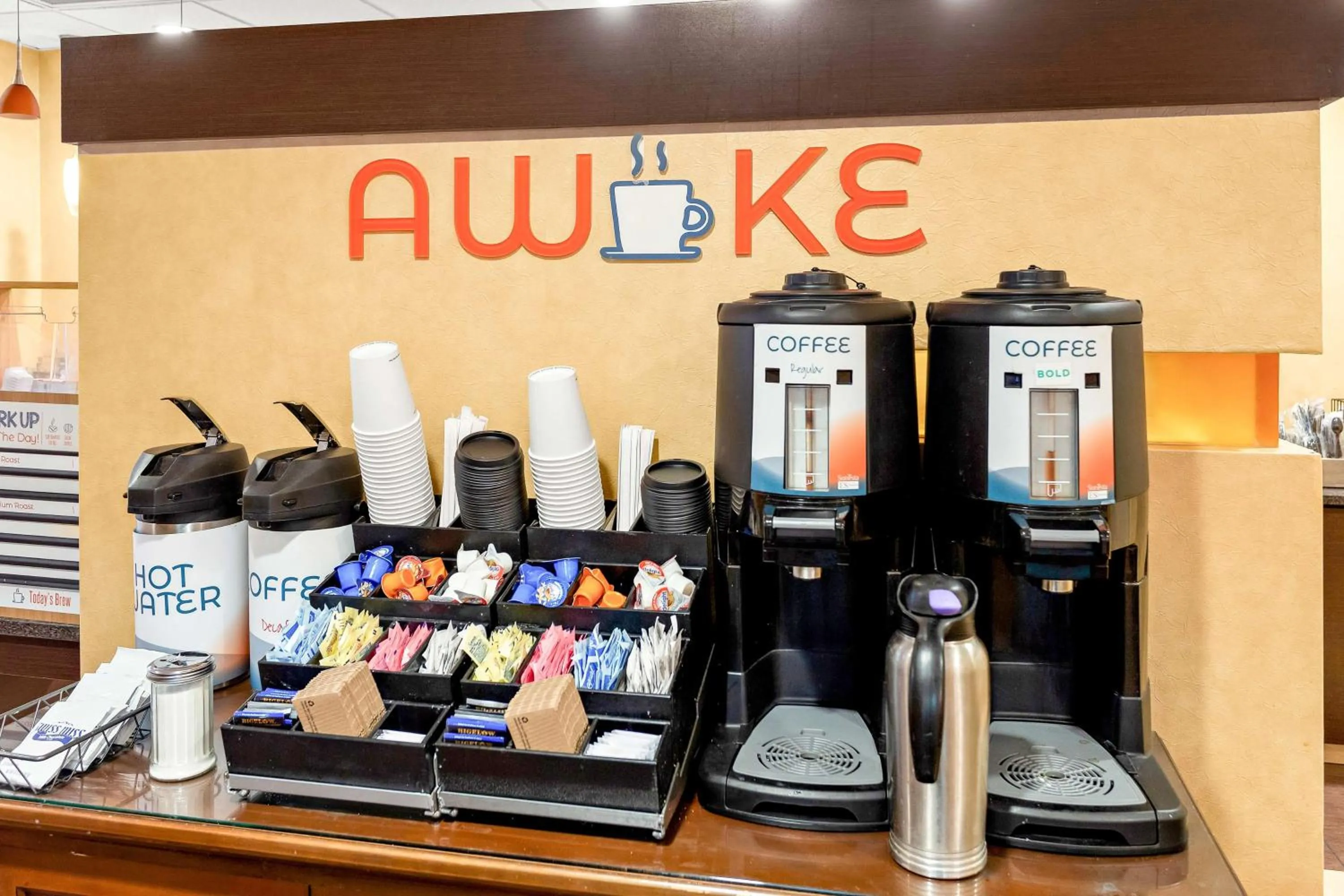 Breakfast in Sonesta ES Suites Charleston