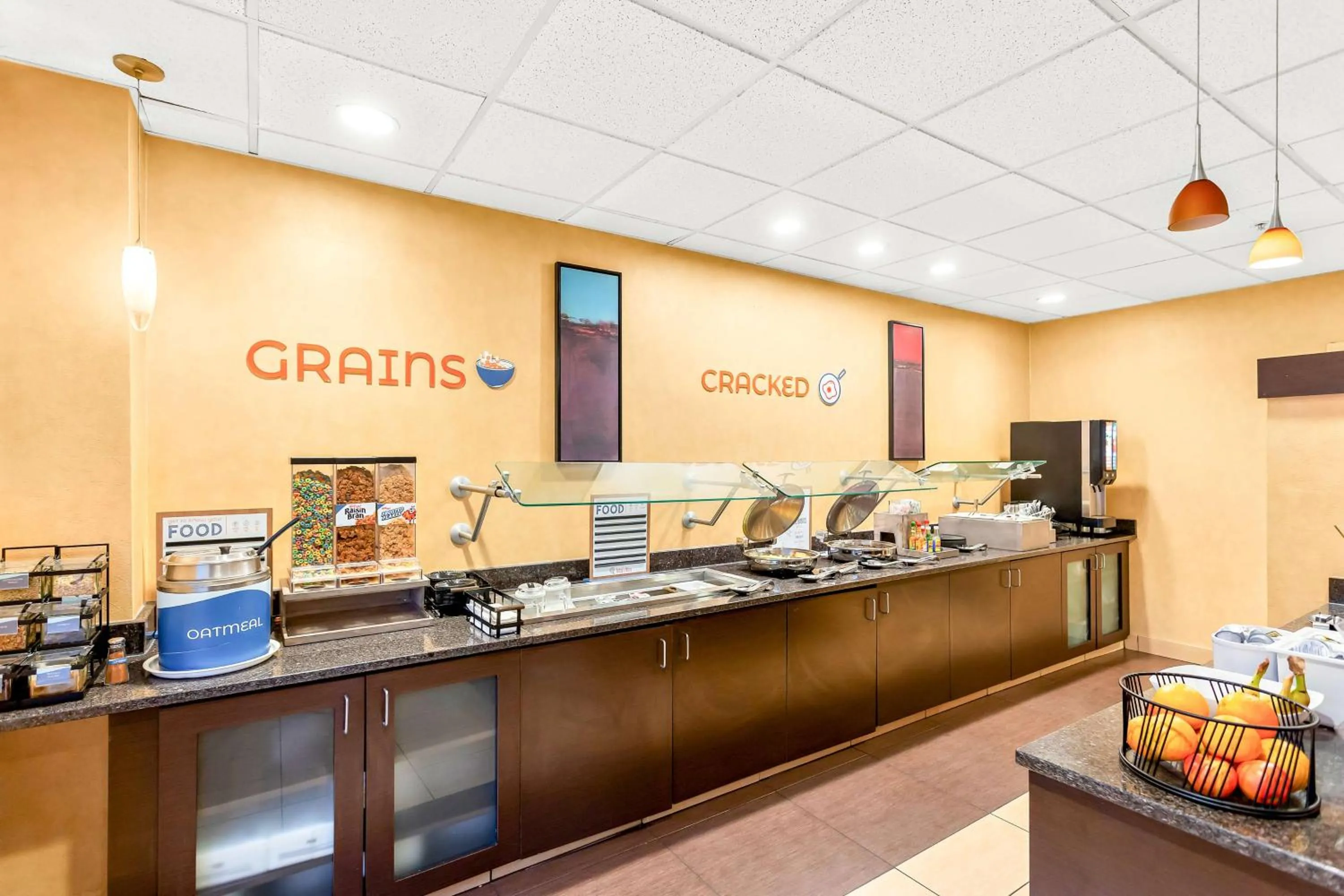 Breakfast in Sonesta ES Suites Charleston