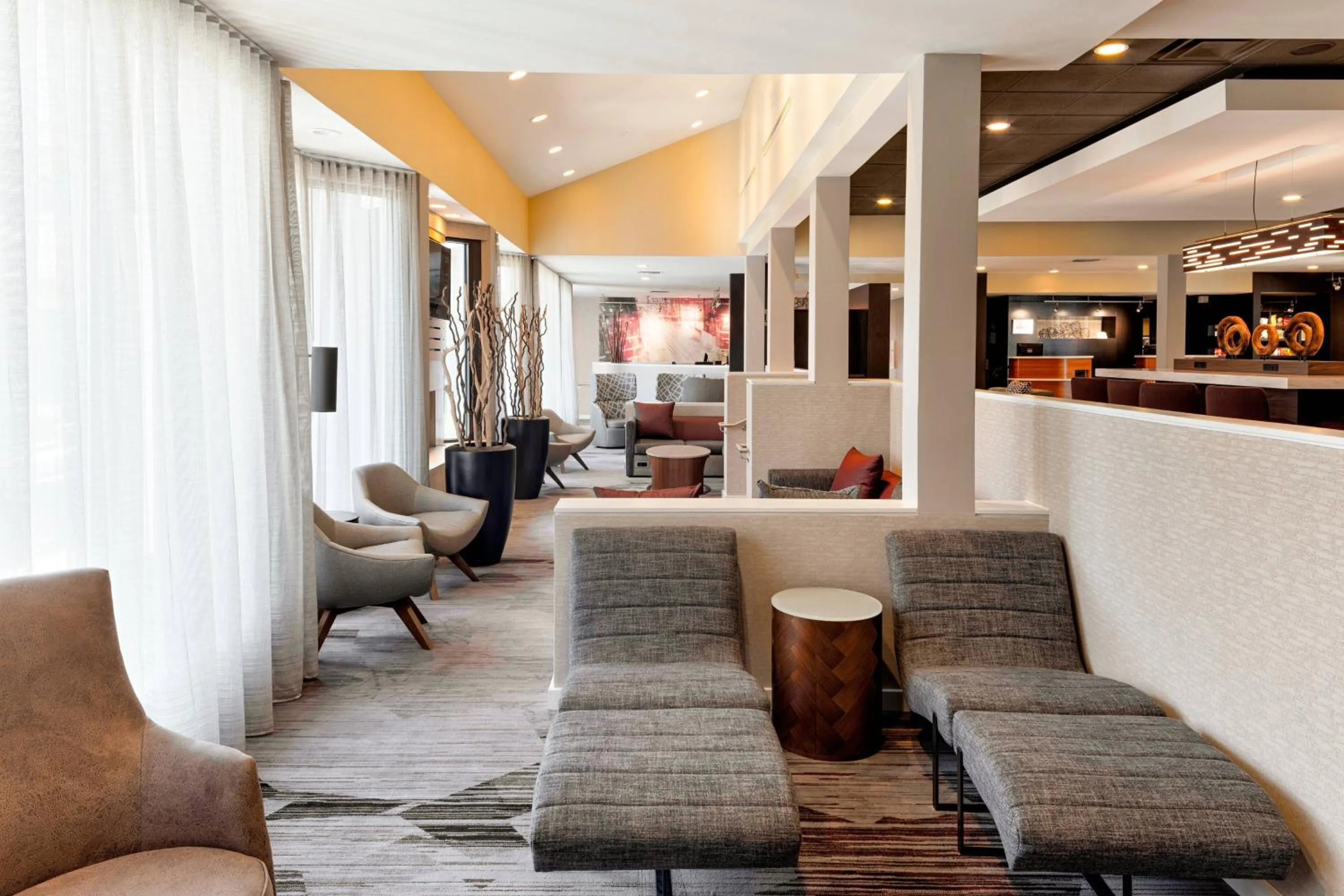 Lobby or reception in Courtyard Cincinnati Blue Ash