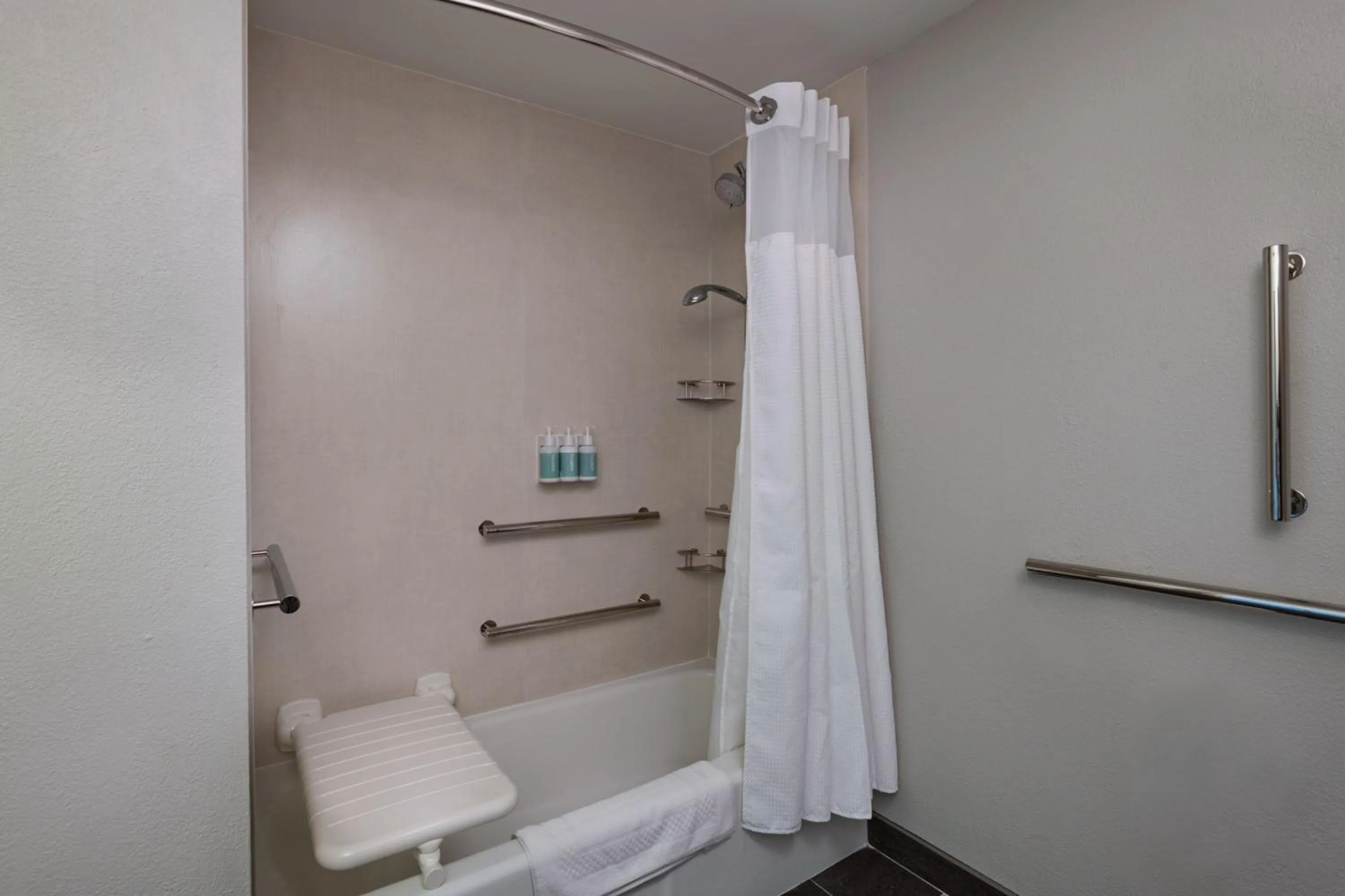 Bathroom in Courtyard by Marriott Dallas Arlington Entertainment District