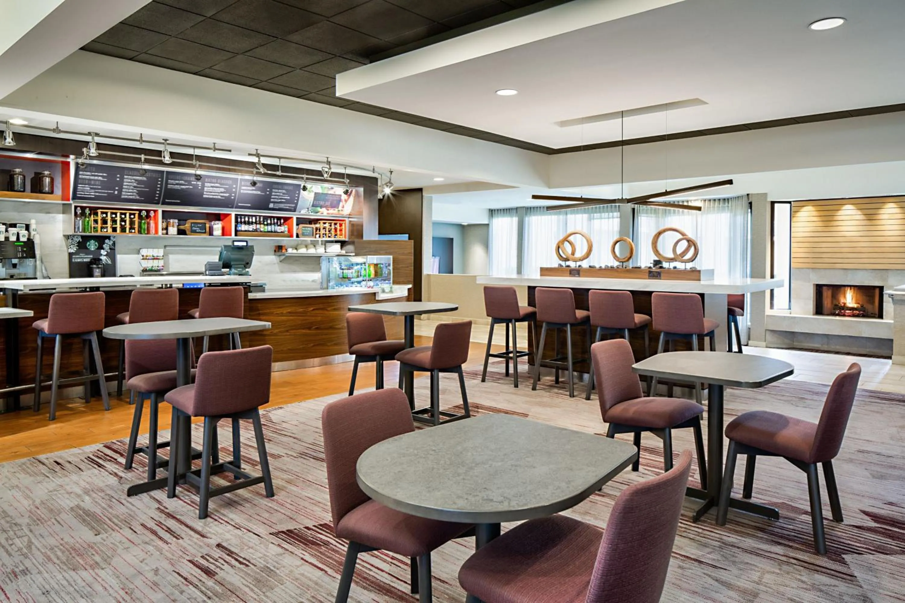 Breakfast in Courtyard by Marriott Dallas Arlington Entertainment District