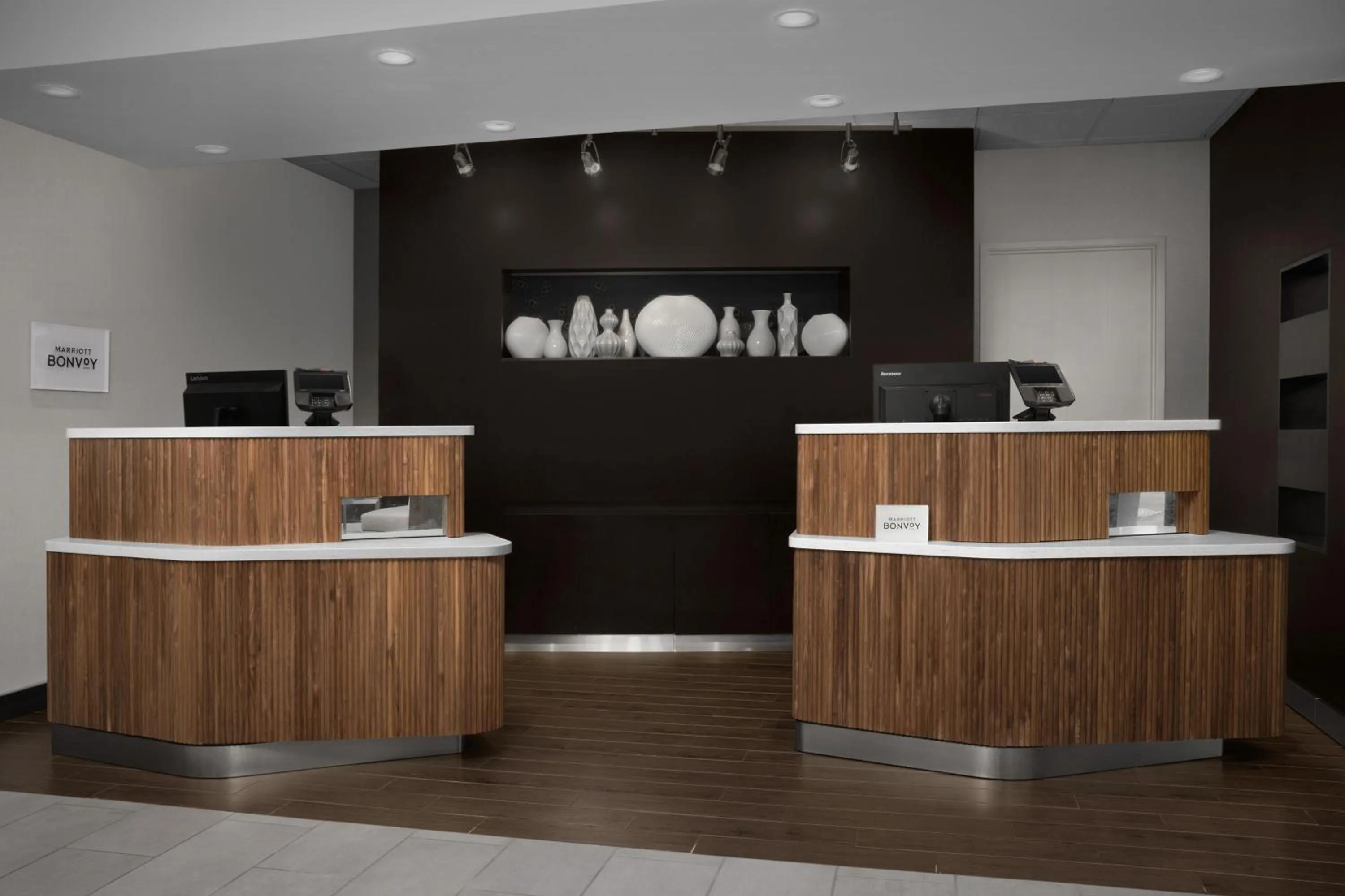 Lobby or reception in Courtyard Dallas Addison Quorum Drive