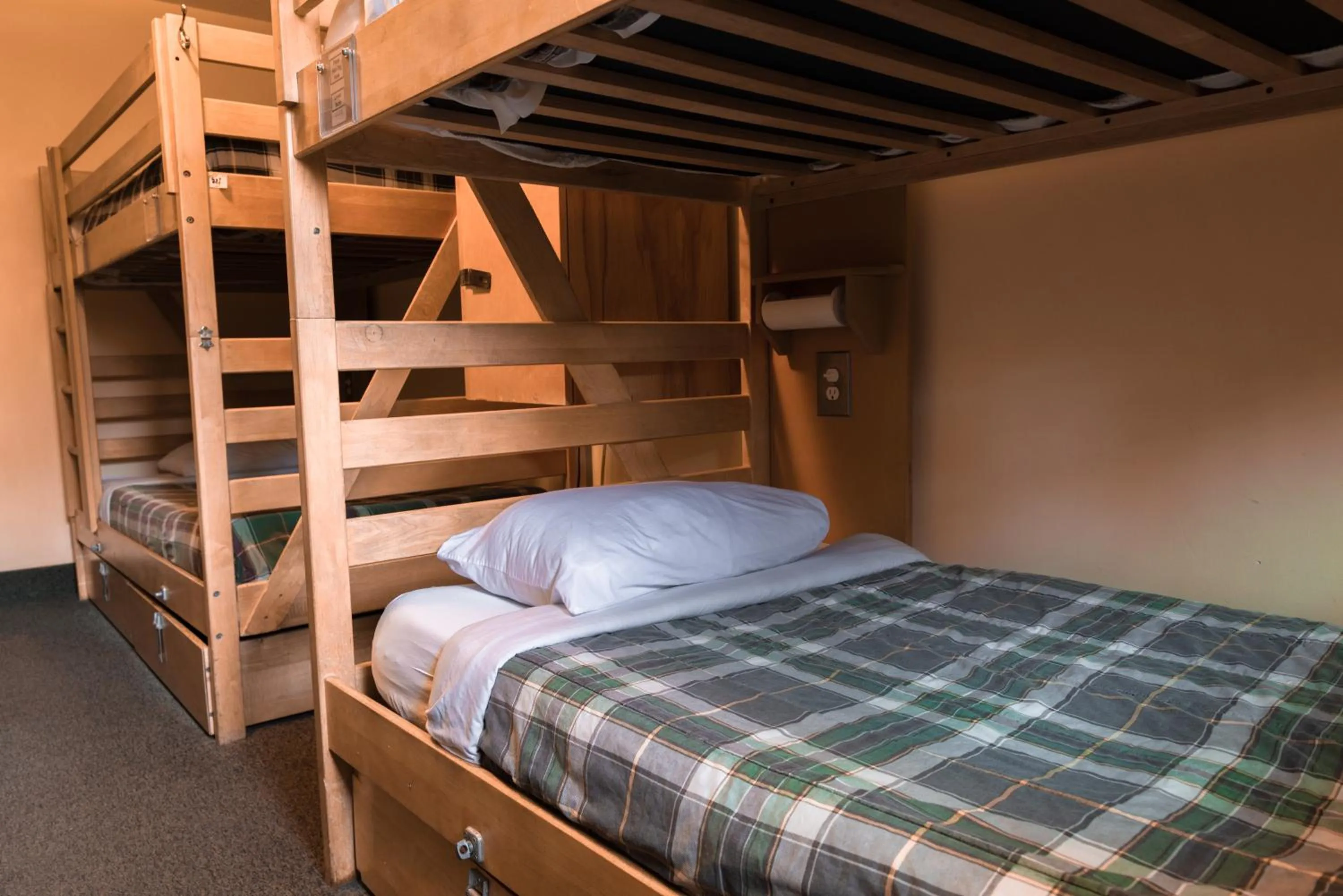 Bed in HI Banff Alpine Centre - Hostel