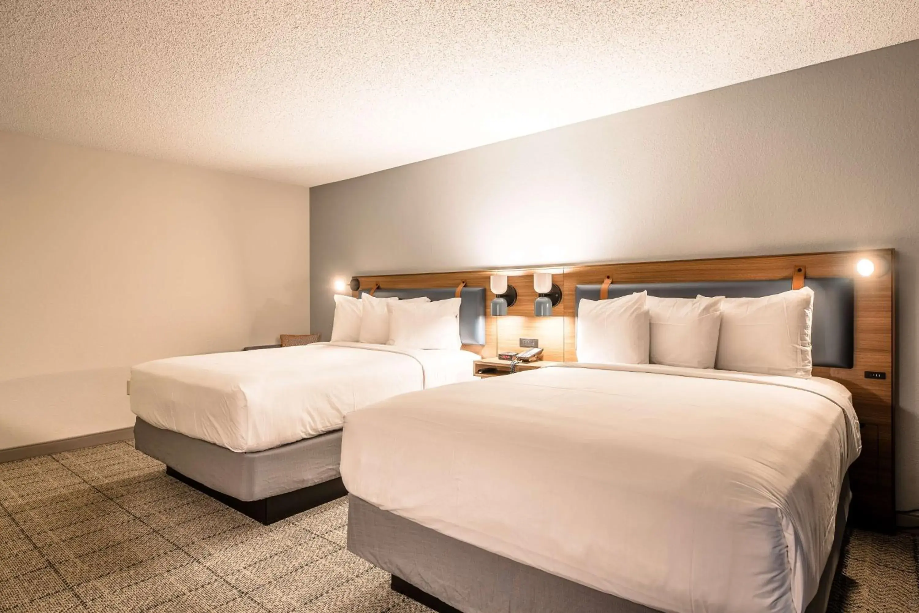 Queen Room with Balcony in Sonesta Select Dallas Richardson Queen Room with Balcony in Sonesta Select Dallas Richardson