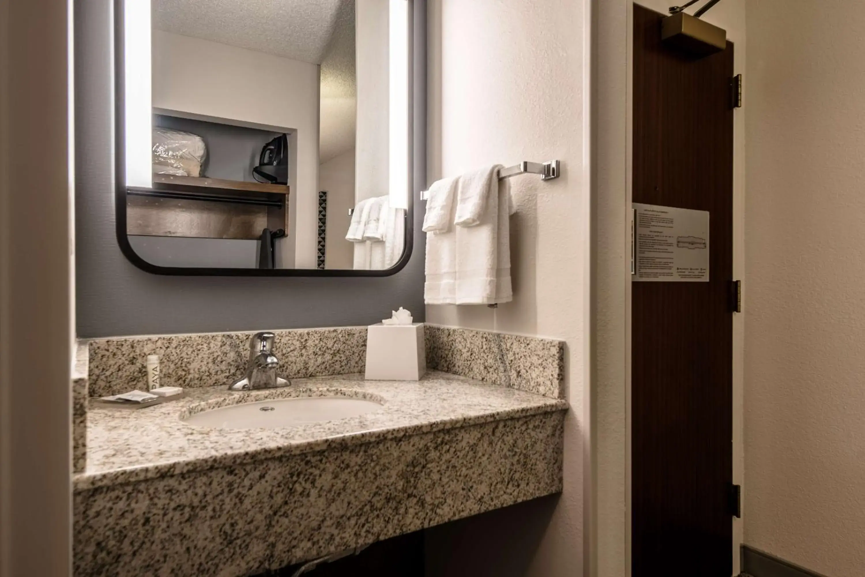 Bedroom in Sonesta Select Dallas Richardson Bedroom in Sonesta Select Dallas Richardson