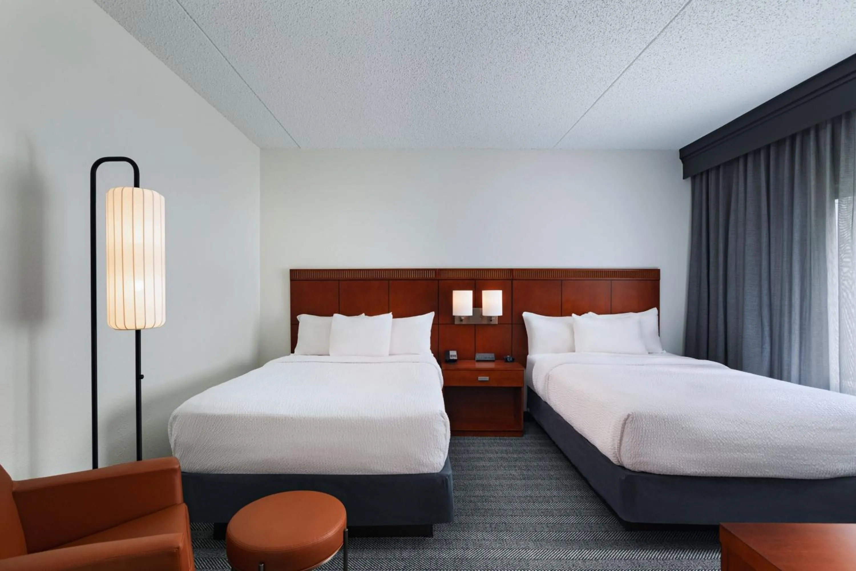 Bedroom, Bed in Courtyard by Marriott Dallas Richardson at Spring Valley