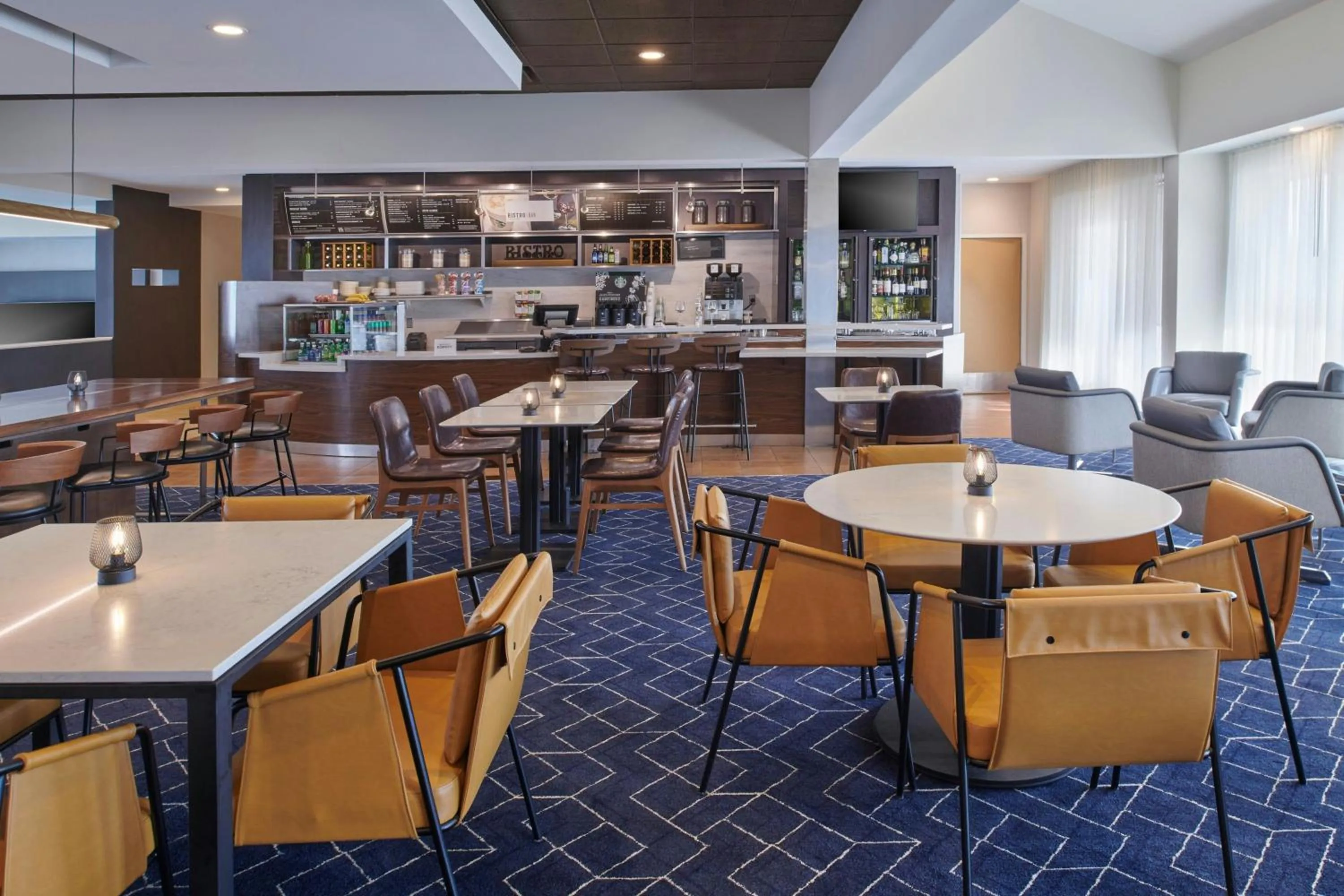 Restaurant/places to eat in Courtyard by Marriott Detroit Livonia