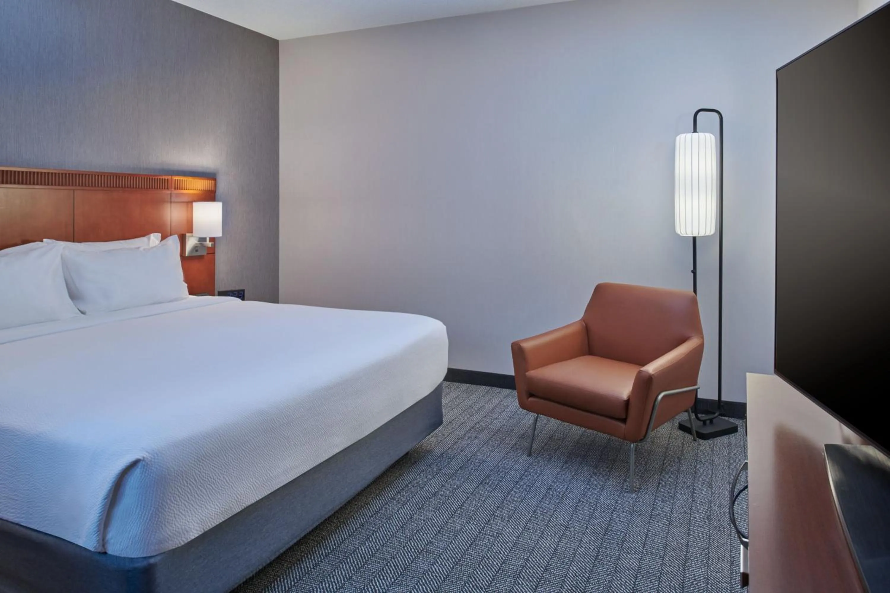 Bedroom, Bed in Courtyard by Marriott Detroit Livonia