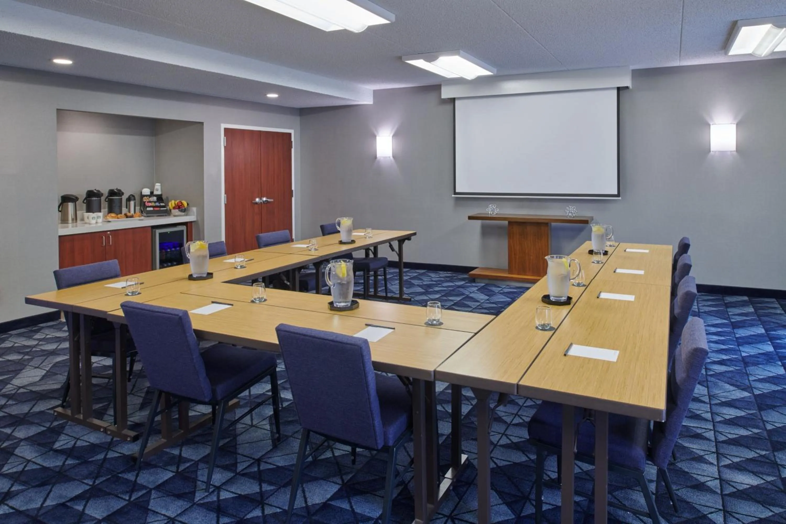 Meeting/conference room in Courtyard by Marriott Detroit Livonia
