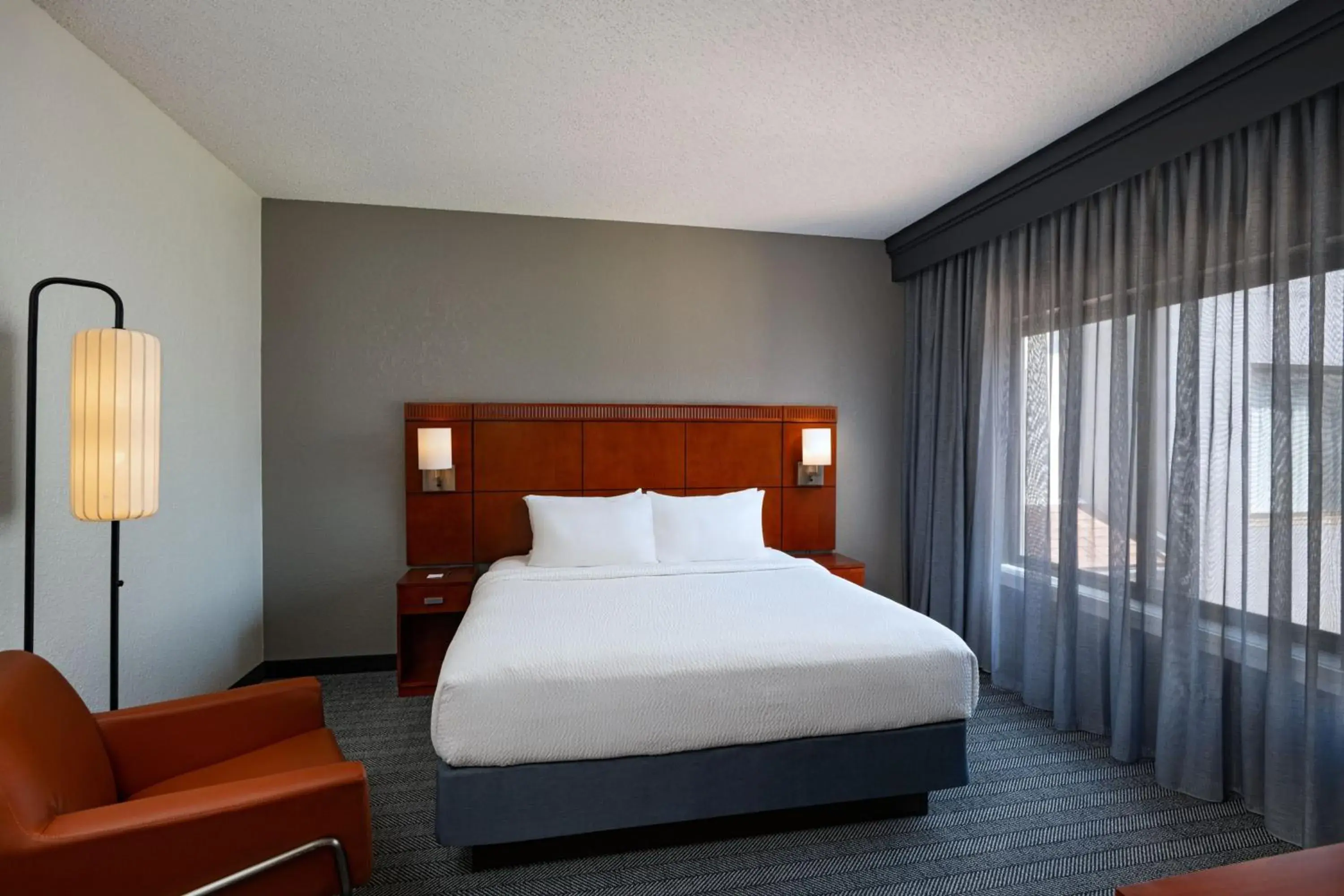 One-Bedroom Suite with King Bed and Sofa Bed in Courtyard Fort Worth University Drive One-Bedroom Suite with King Bed and Sofa Bed in Courtyard Fort Worth University Drive