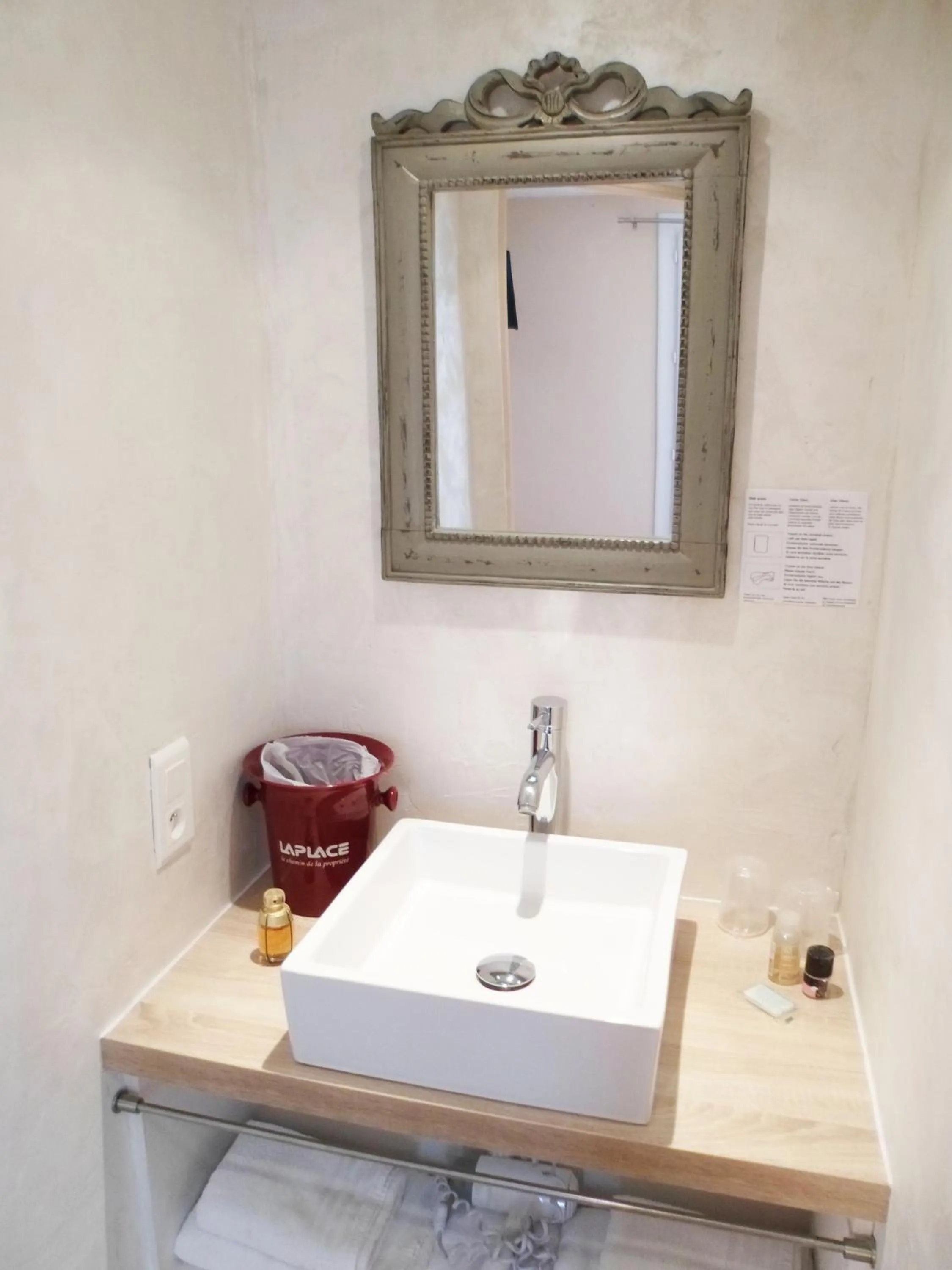 Bathroom in Hotel Les Ambres