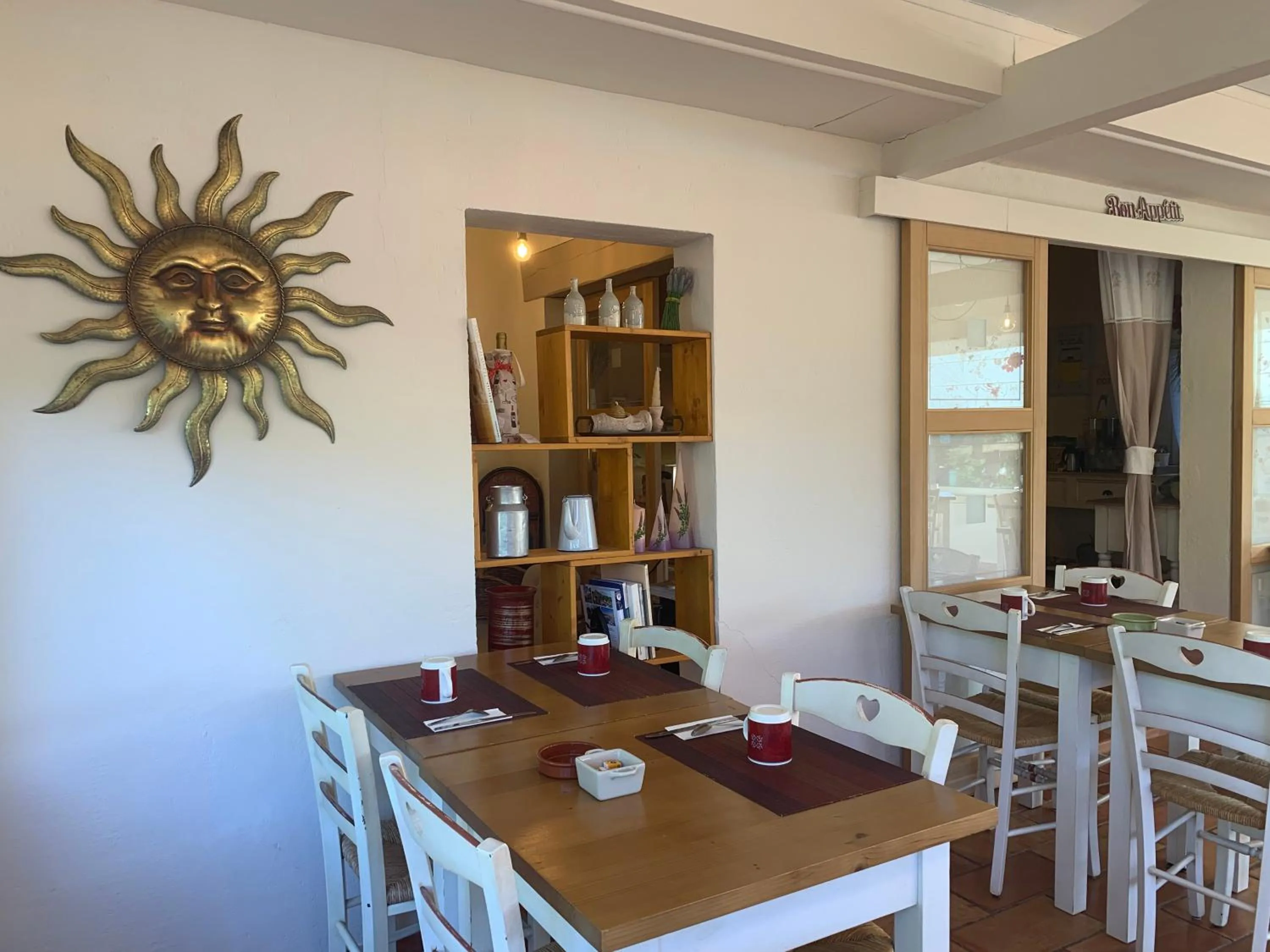 Restaurant/places to eat in Hotel Les Ambres