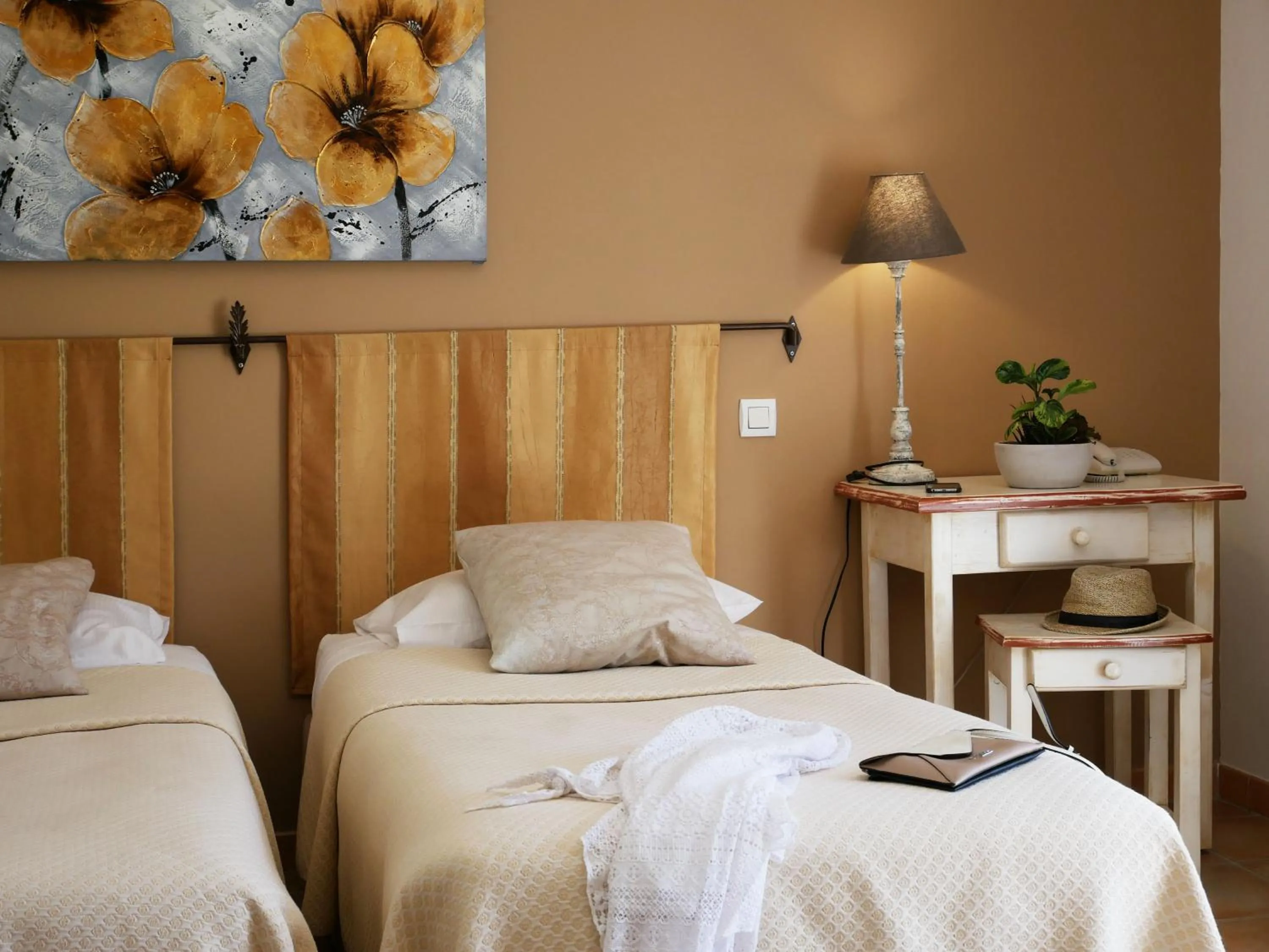 Decorative detail, Bed in Hotel Les Ambres