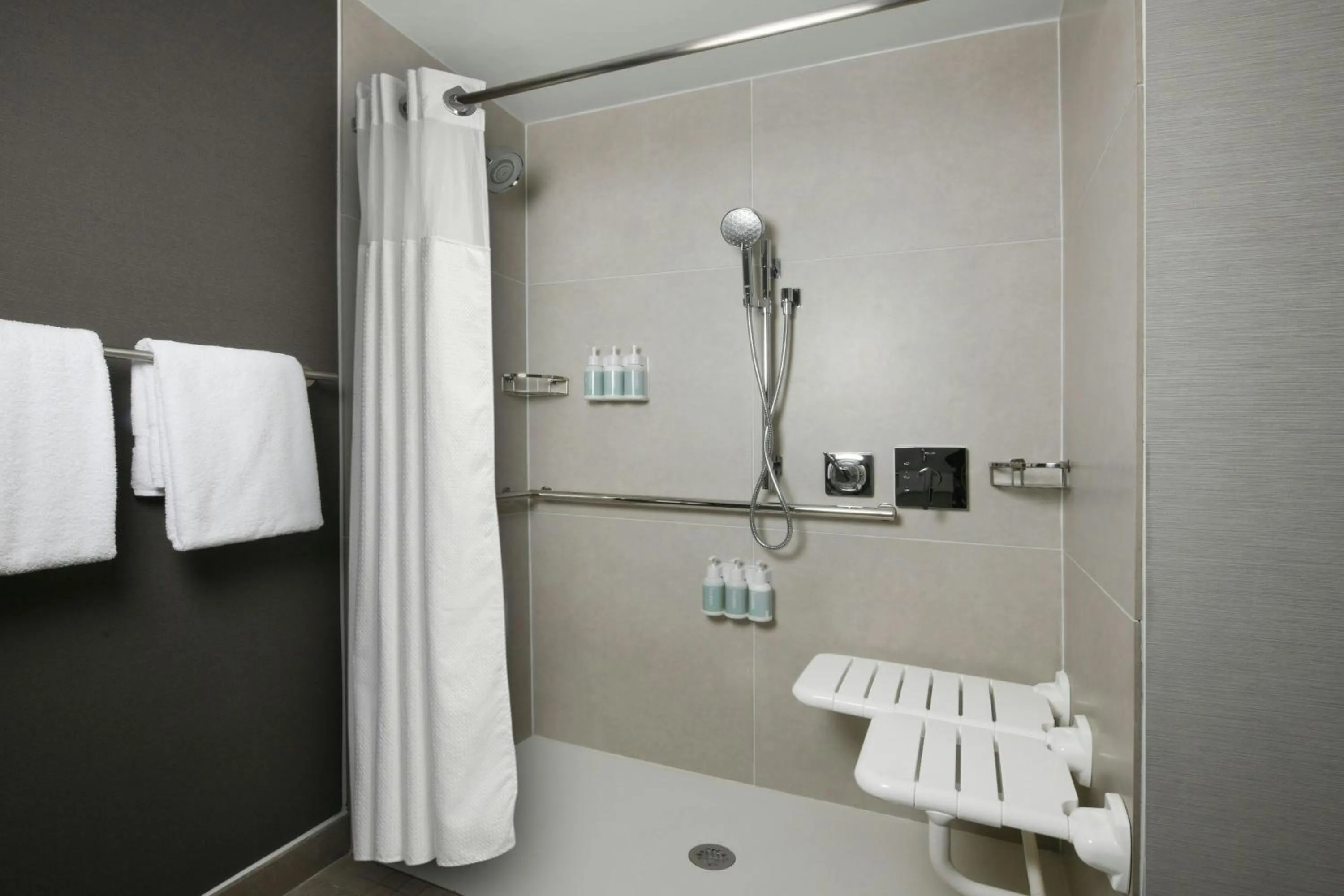 Bathroom in Courtyard by Marriott Detroit Troy