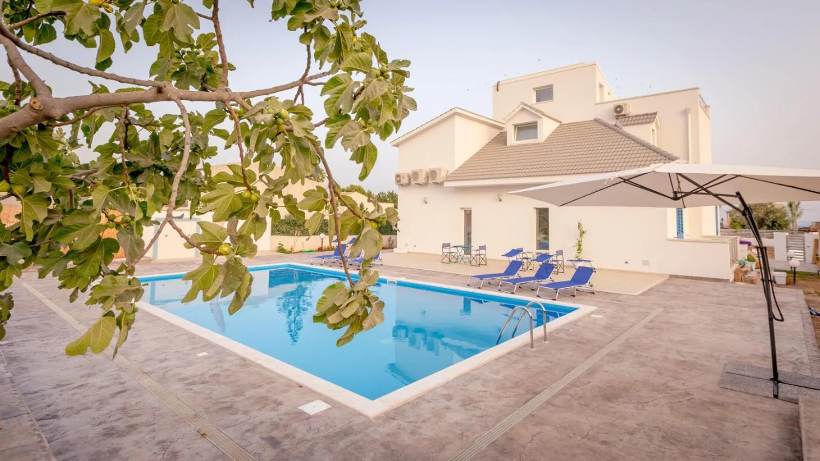 Swimming pool in Villa Patrizia Selinunte