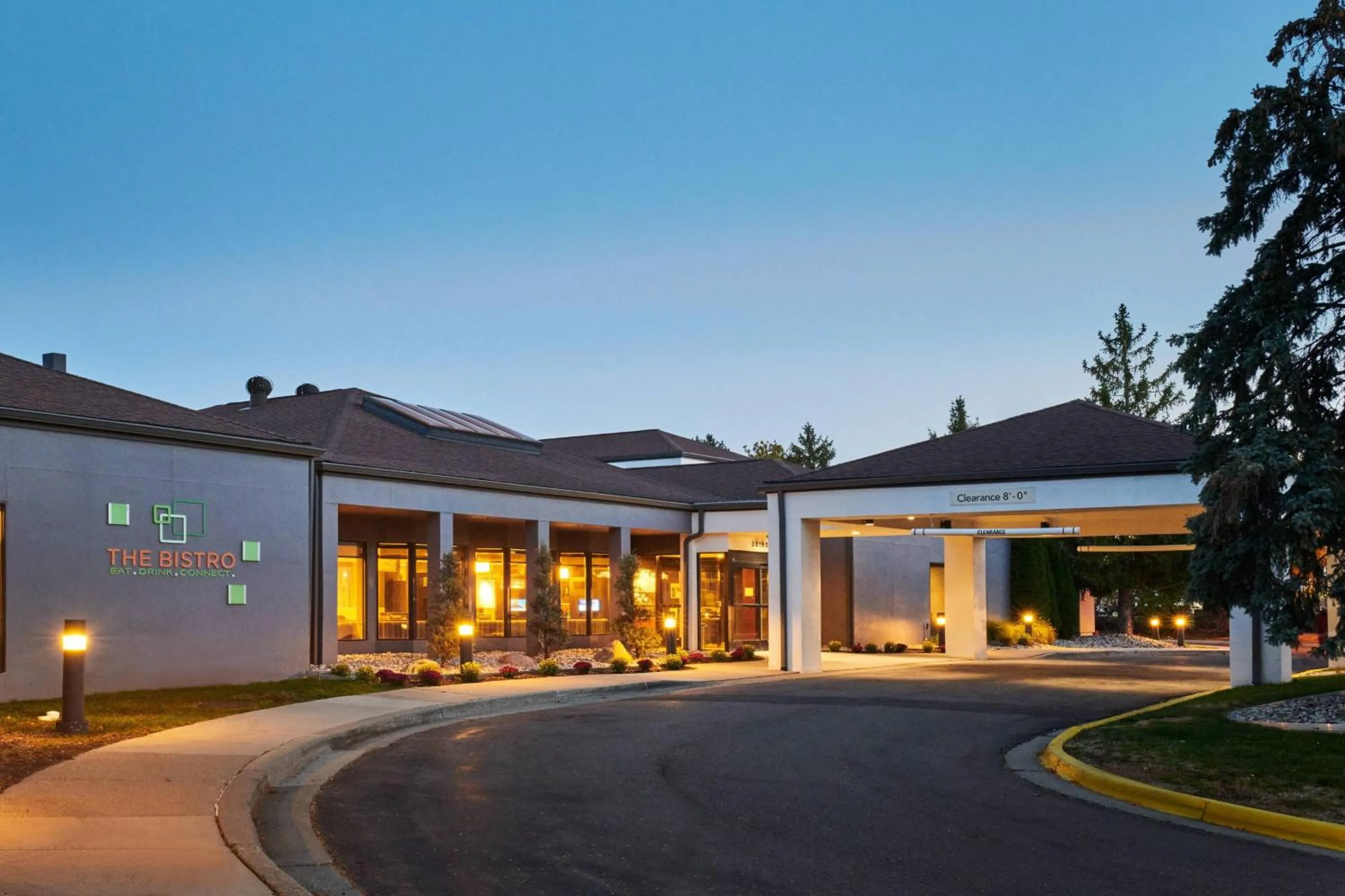 Property building in Courtyard by Marriott Detroit Warren