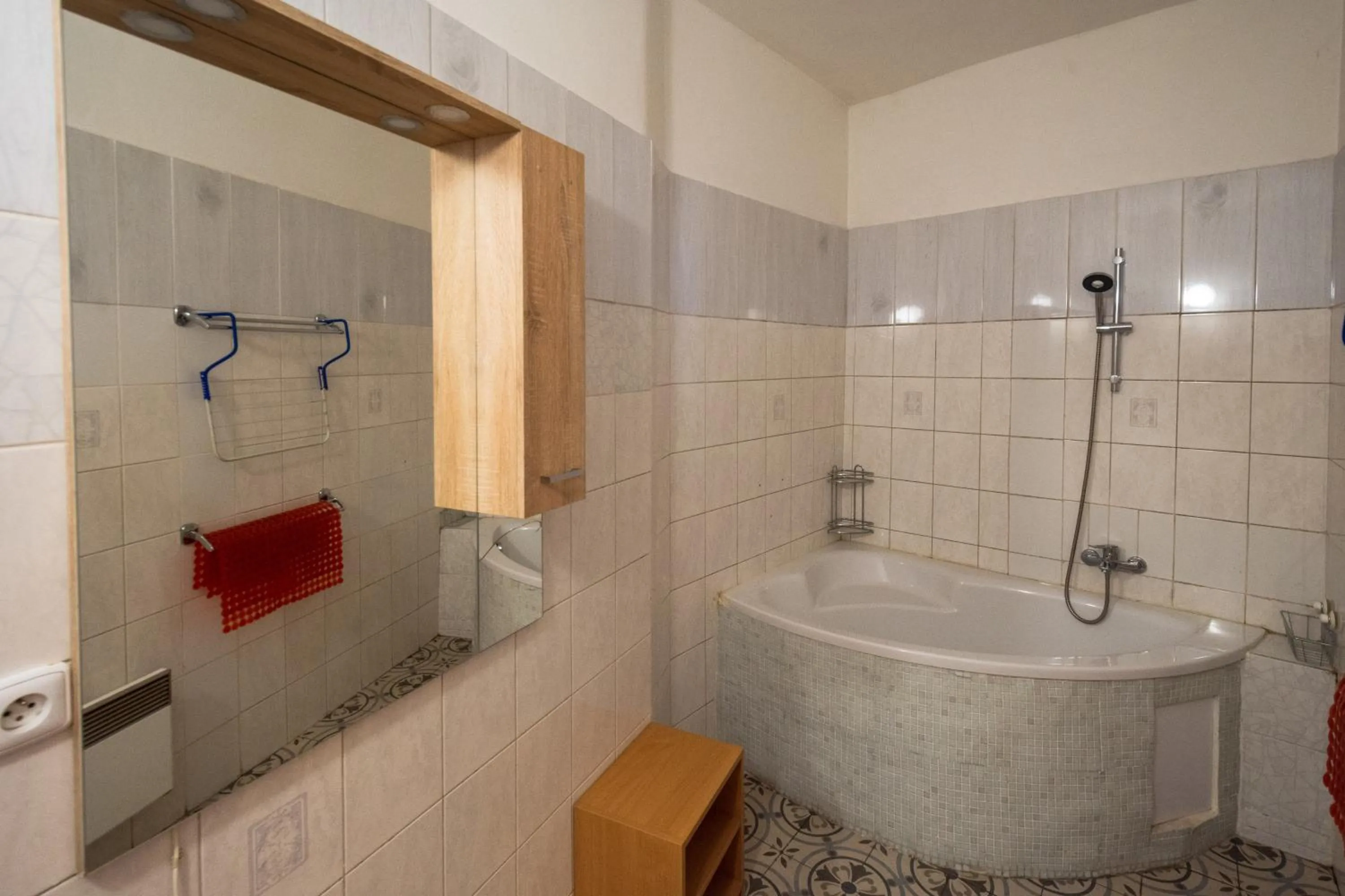 Shower in Red Point