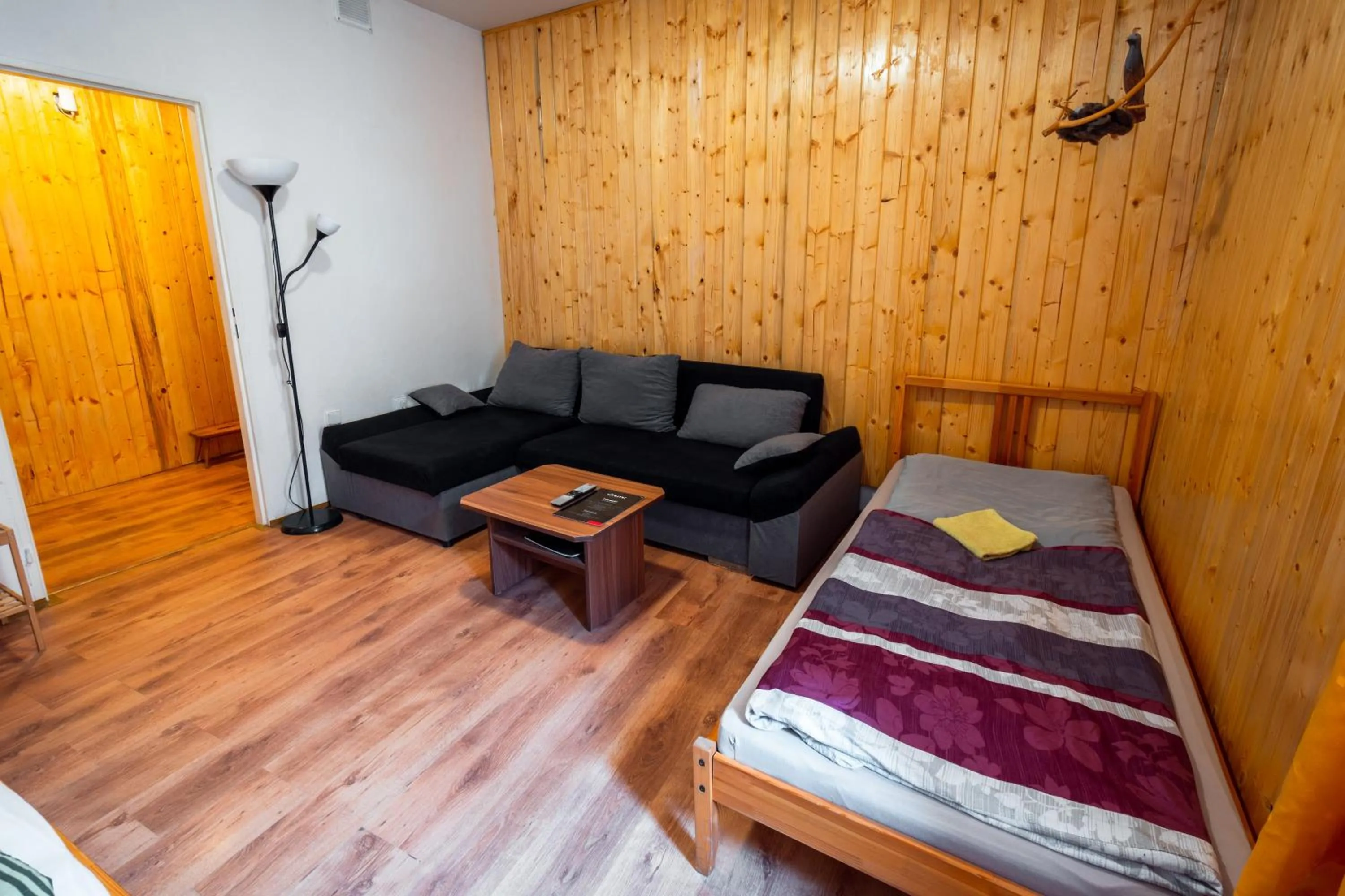 Bed in Red Point