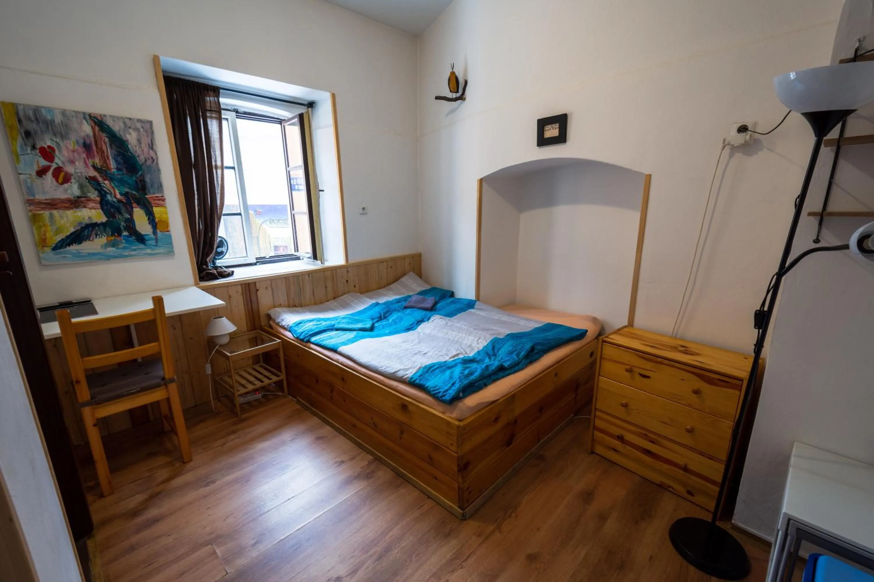 Bed in Red Point