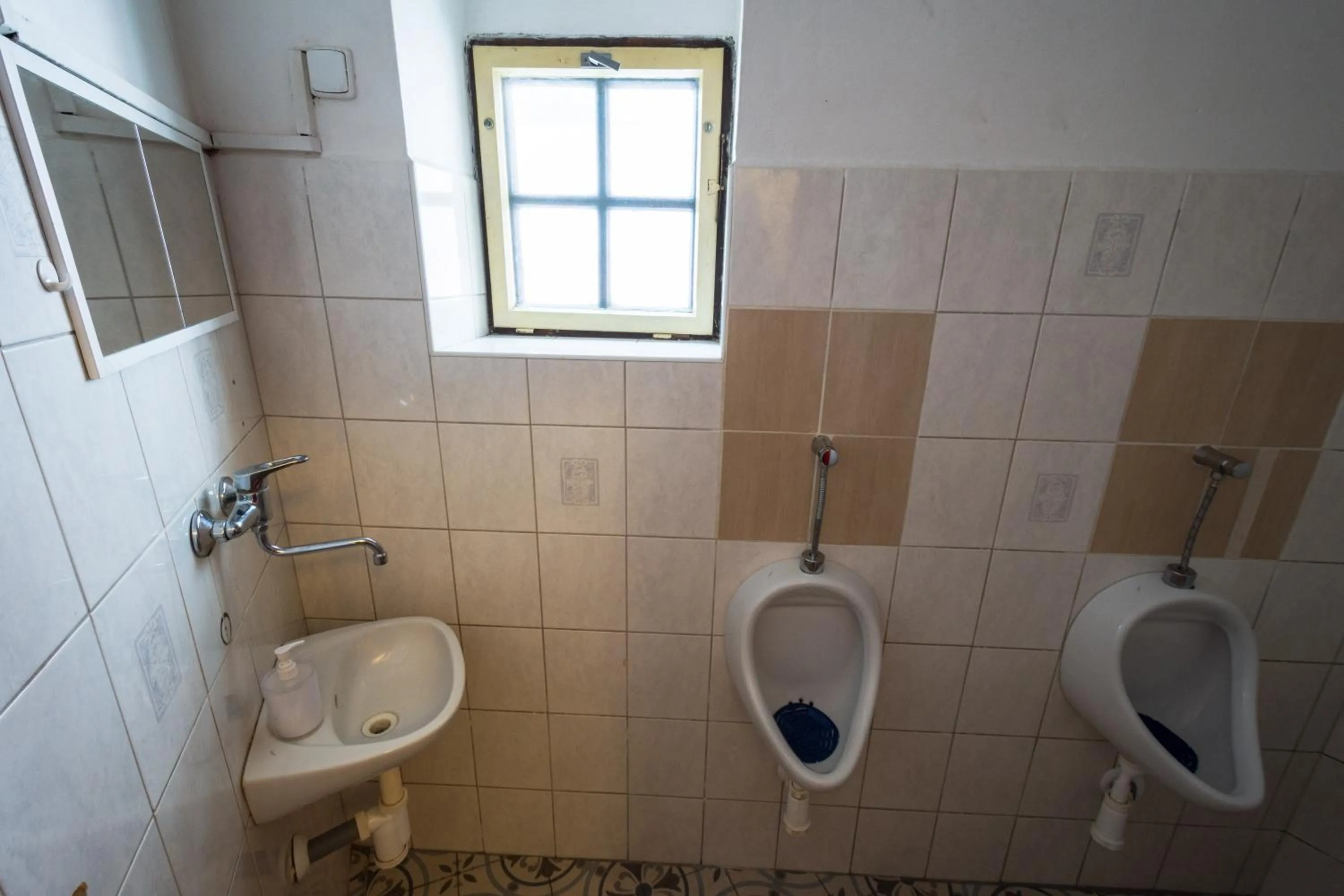 Toilet in Red Point