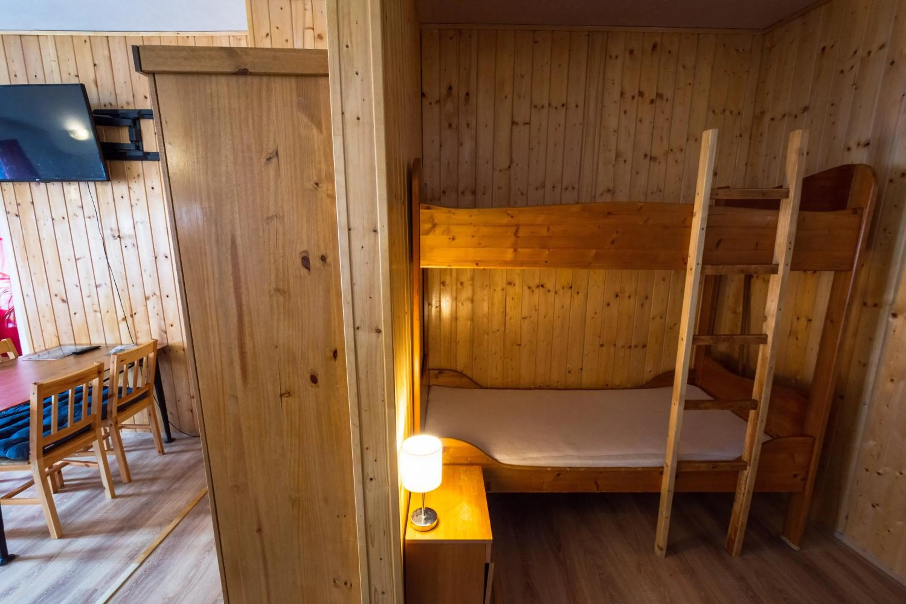 Bed in Red Point