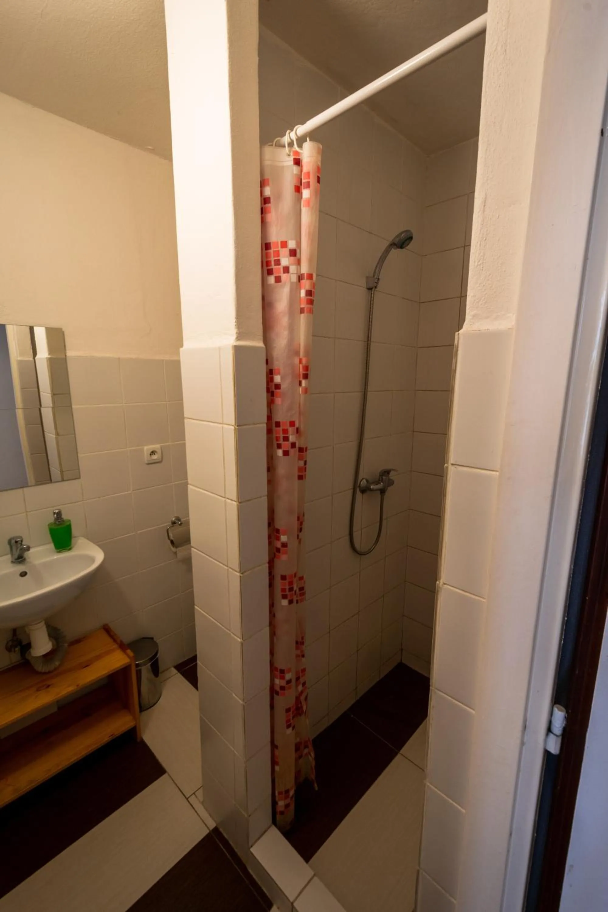 Shower in Red Point