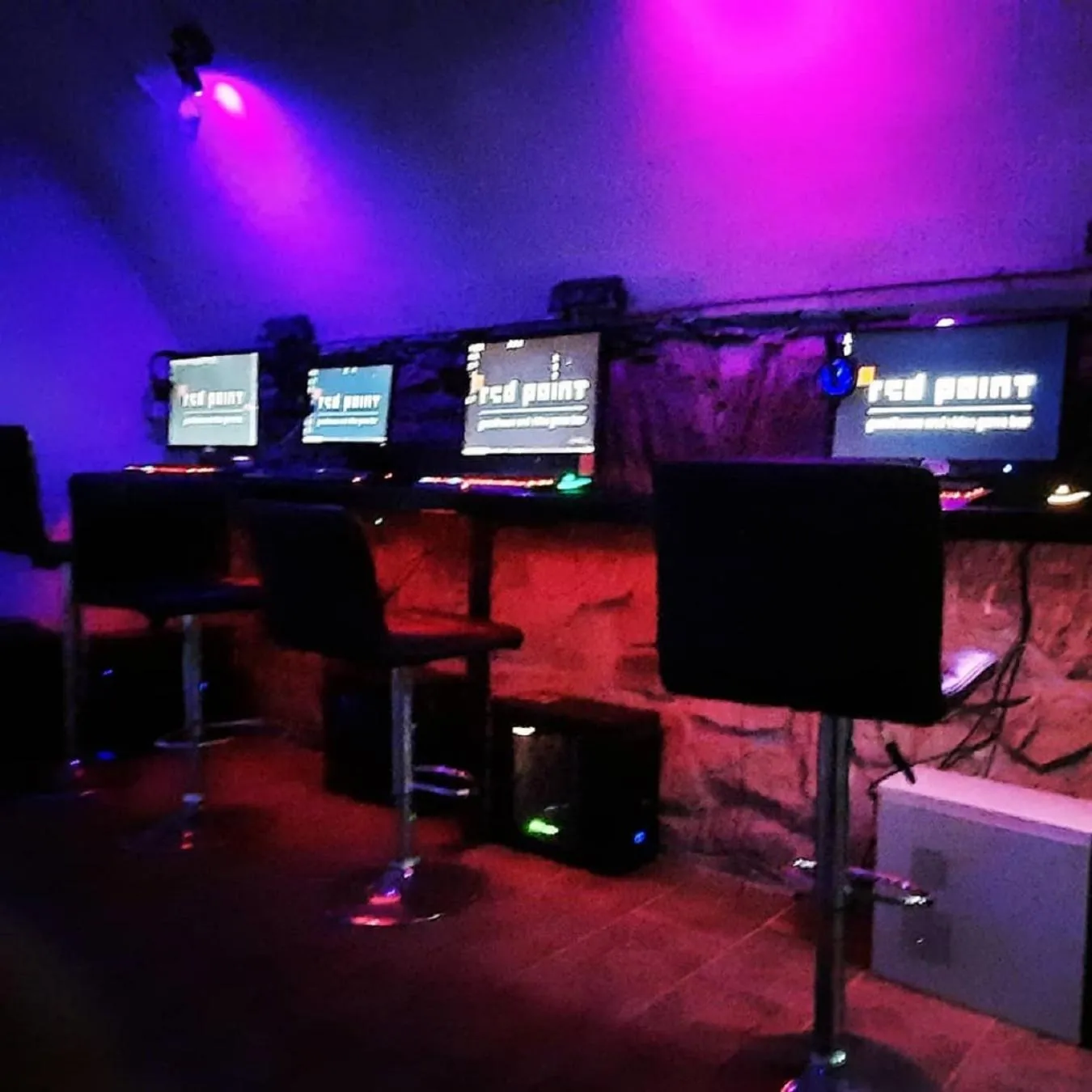 Game Room in Red Point