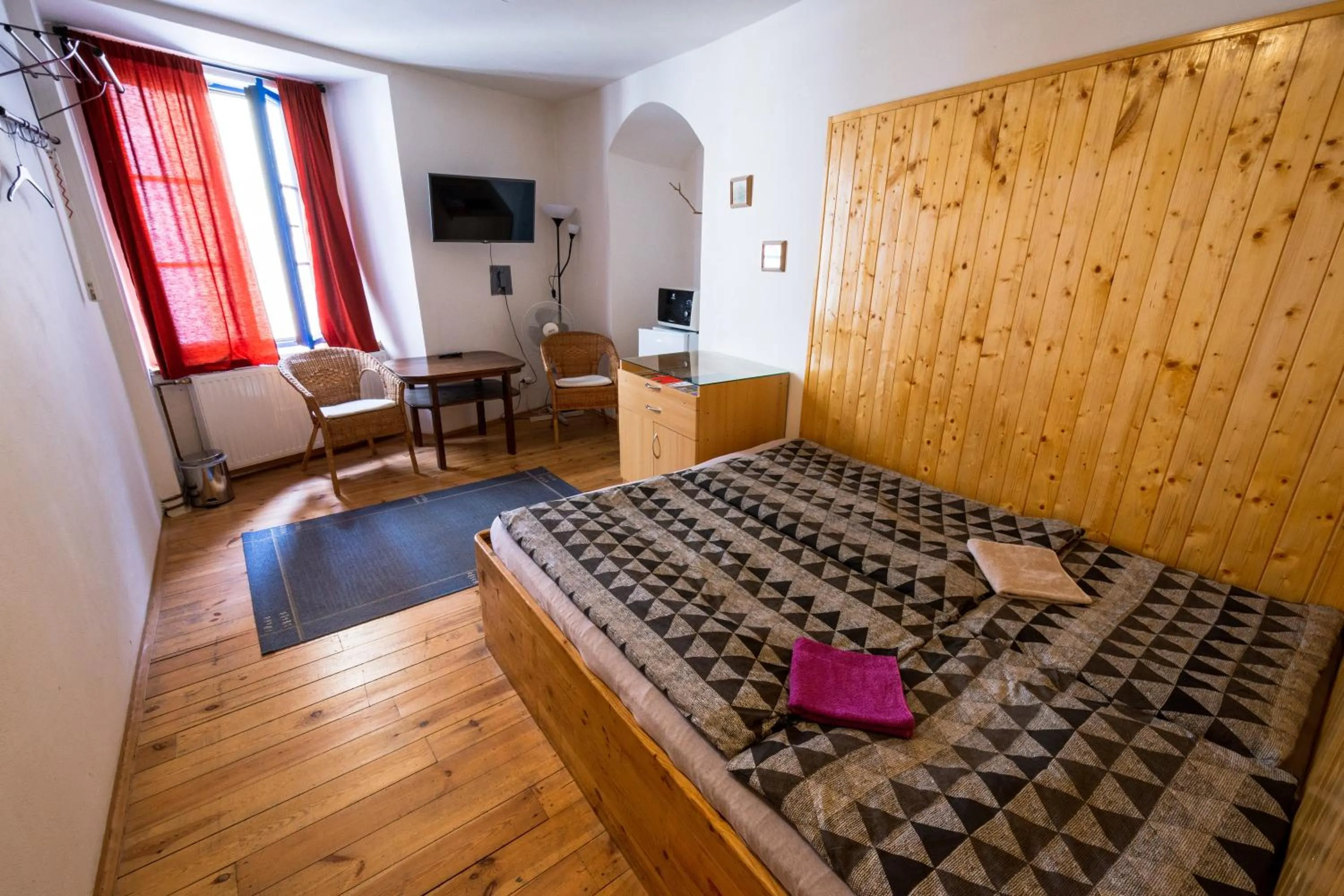 Bed in Red Point