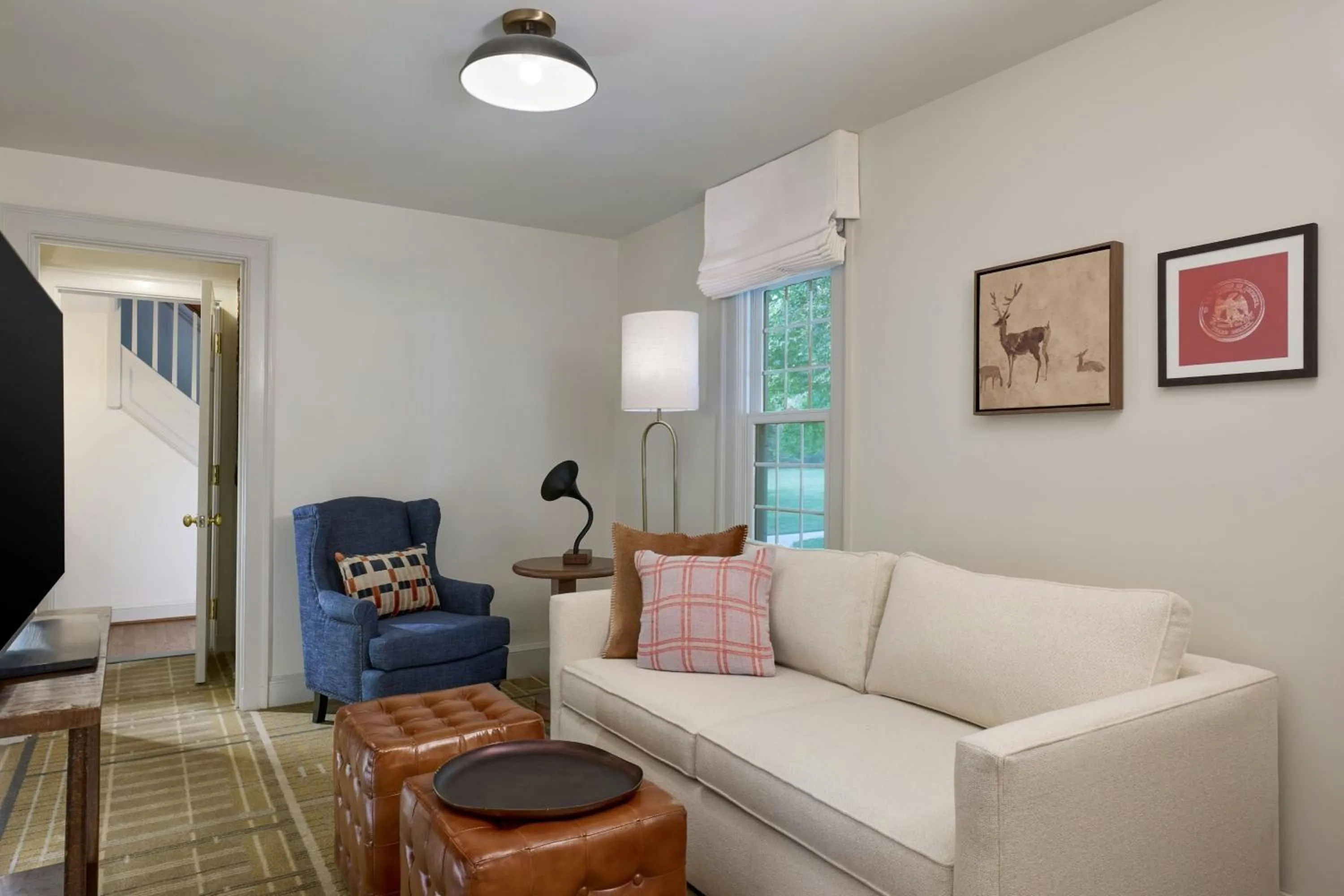 Living room in Dearborn Inn, Autograph Collection