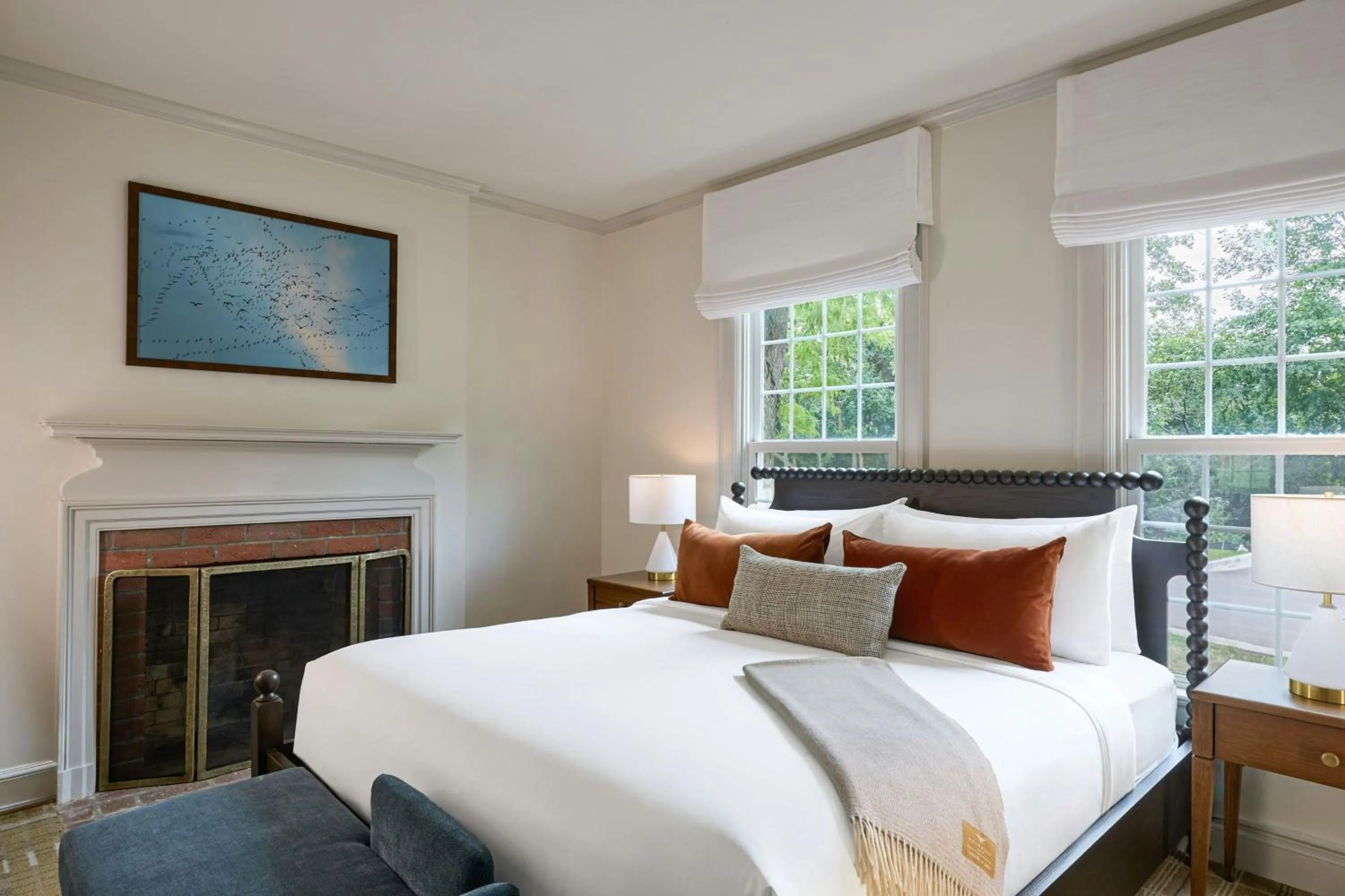 Photo of the whole room, Bed in Dearborn Inn, Autograph Collection