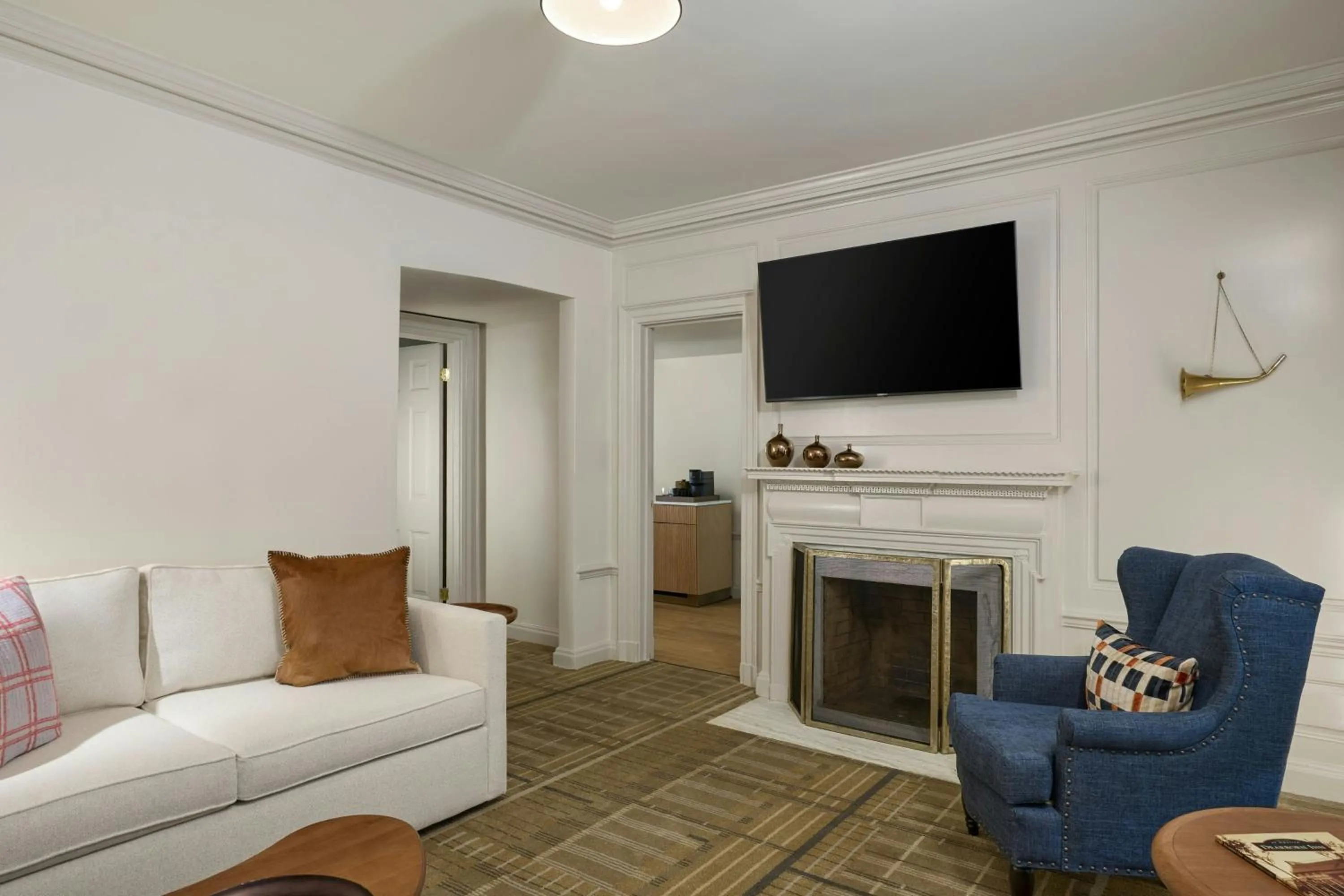 Living room in Dearborn Inn, Autograph Collection