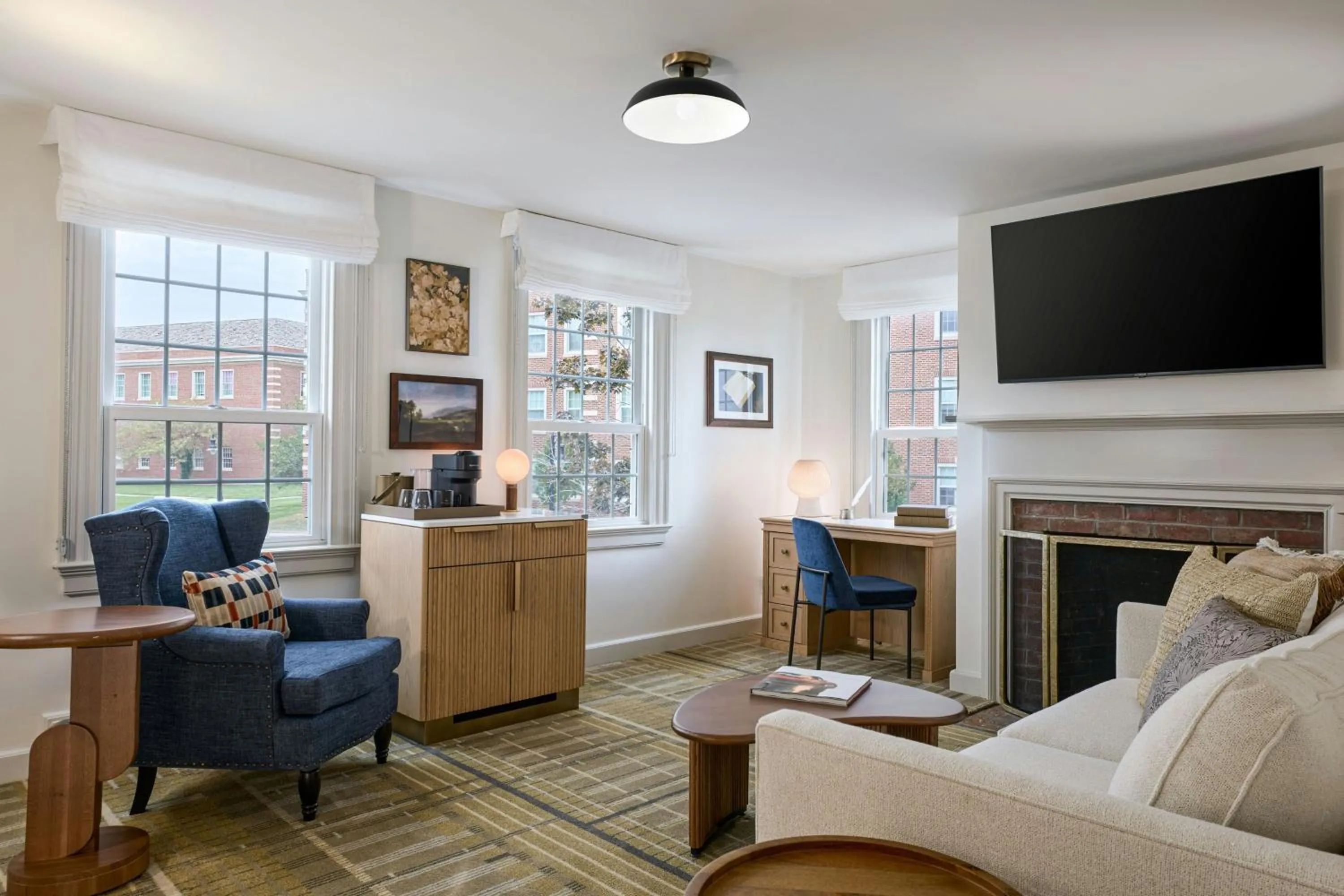 Living room in Dearborn Inn, Autograph Collection