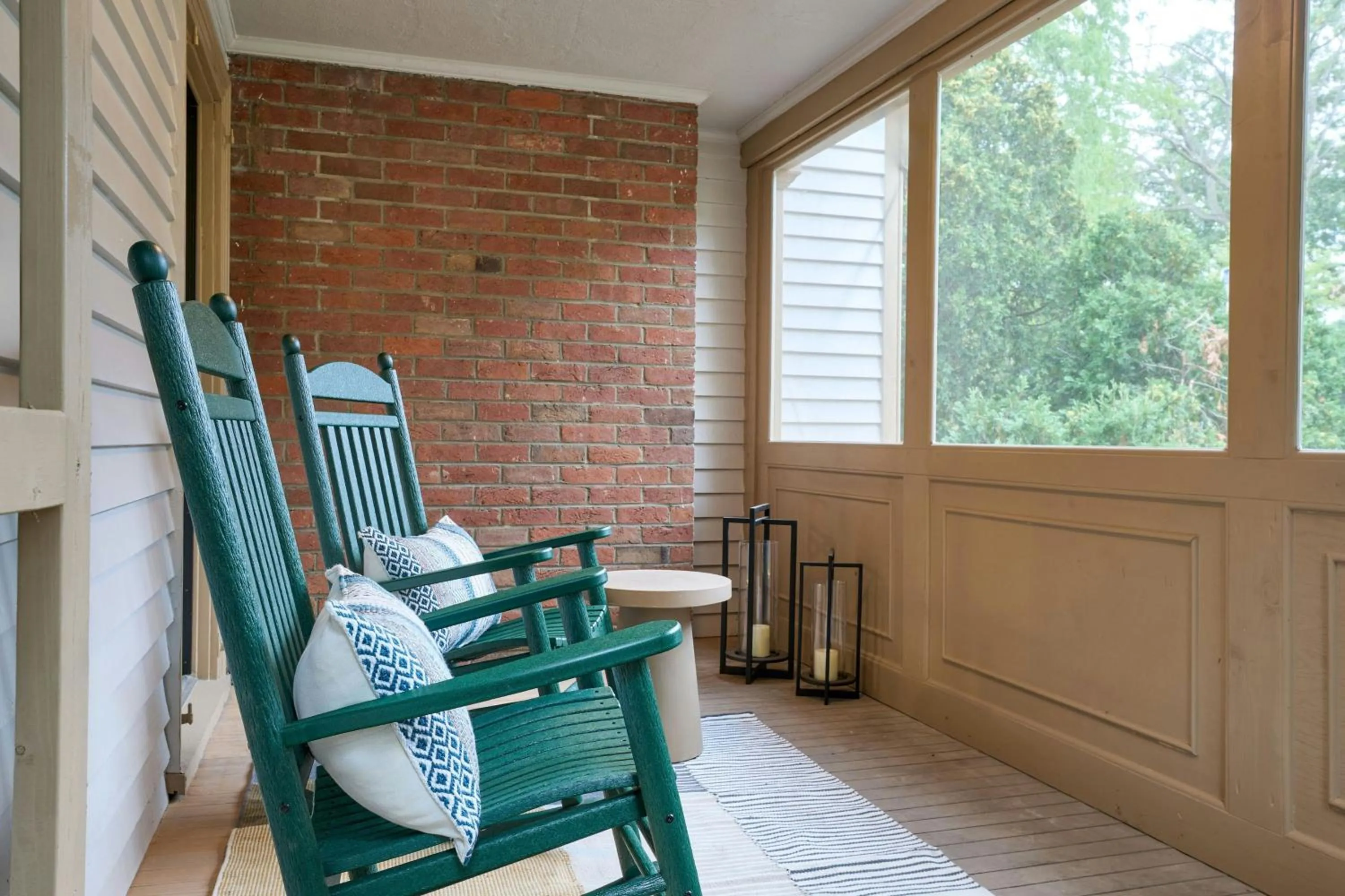 Photo of the whole room in Dearborn Inn, Autograph Collection