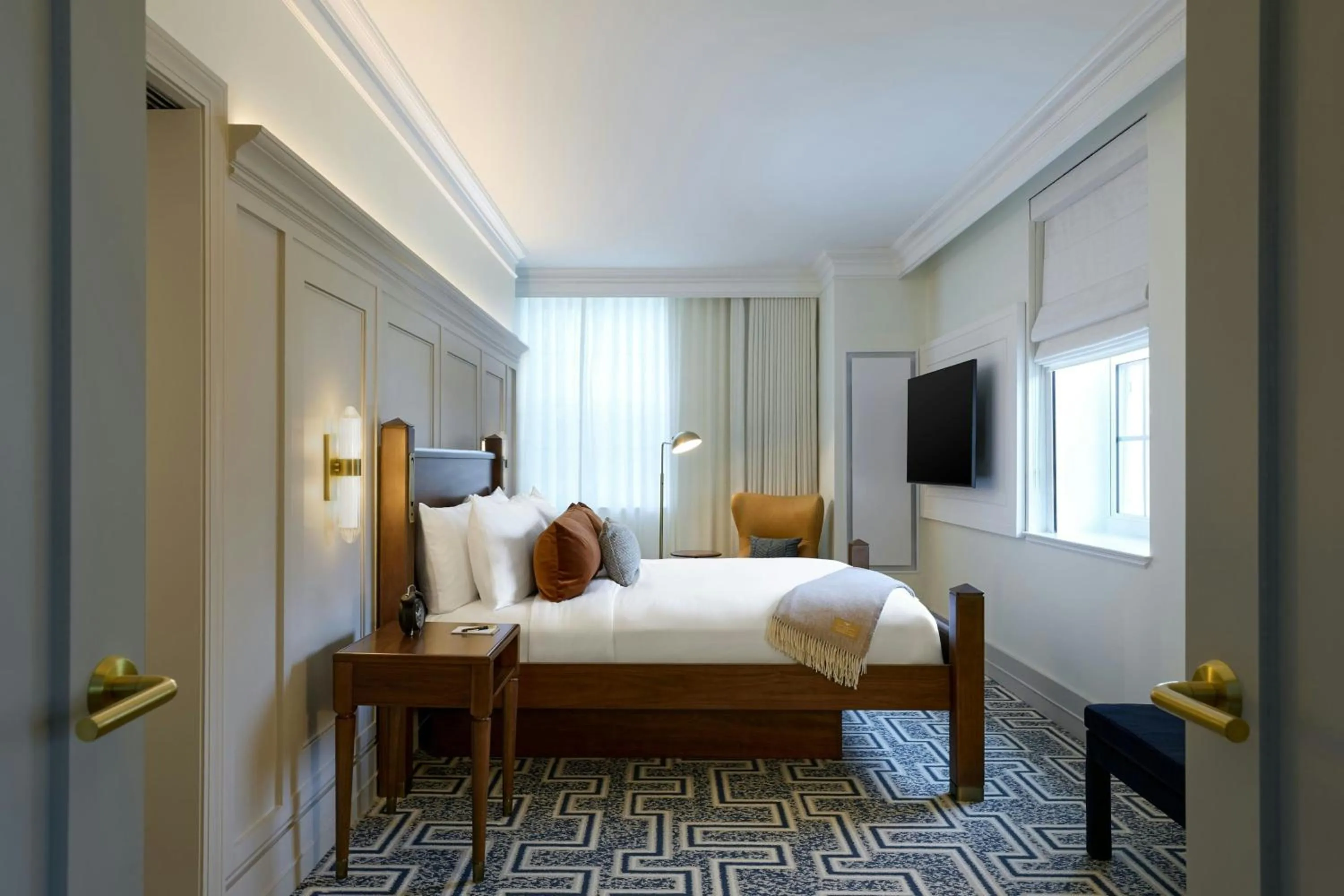 Photo of the whole room, Bed in Dearborn Inn, Autograph Collection