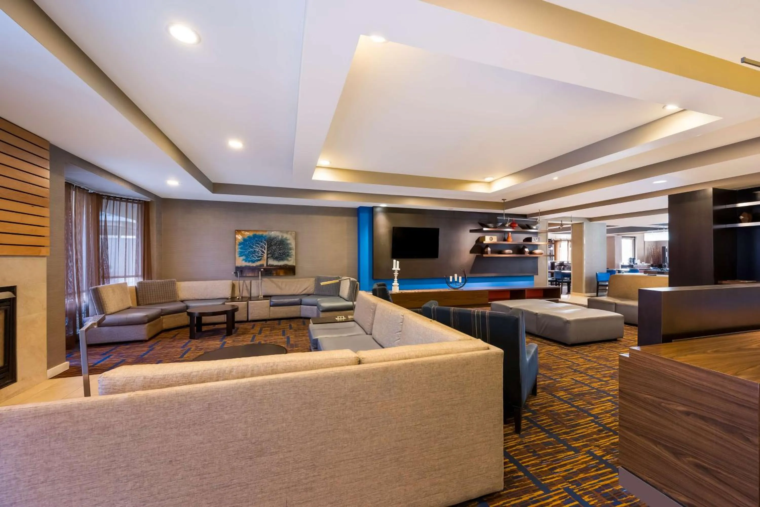Lobby or reception in Sonesta Select Detroit Novi