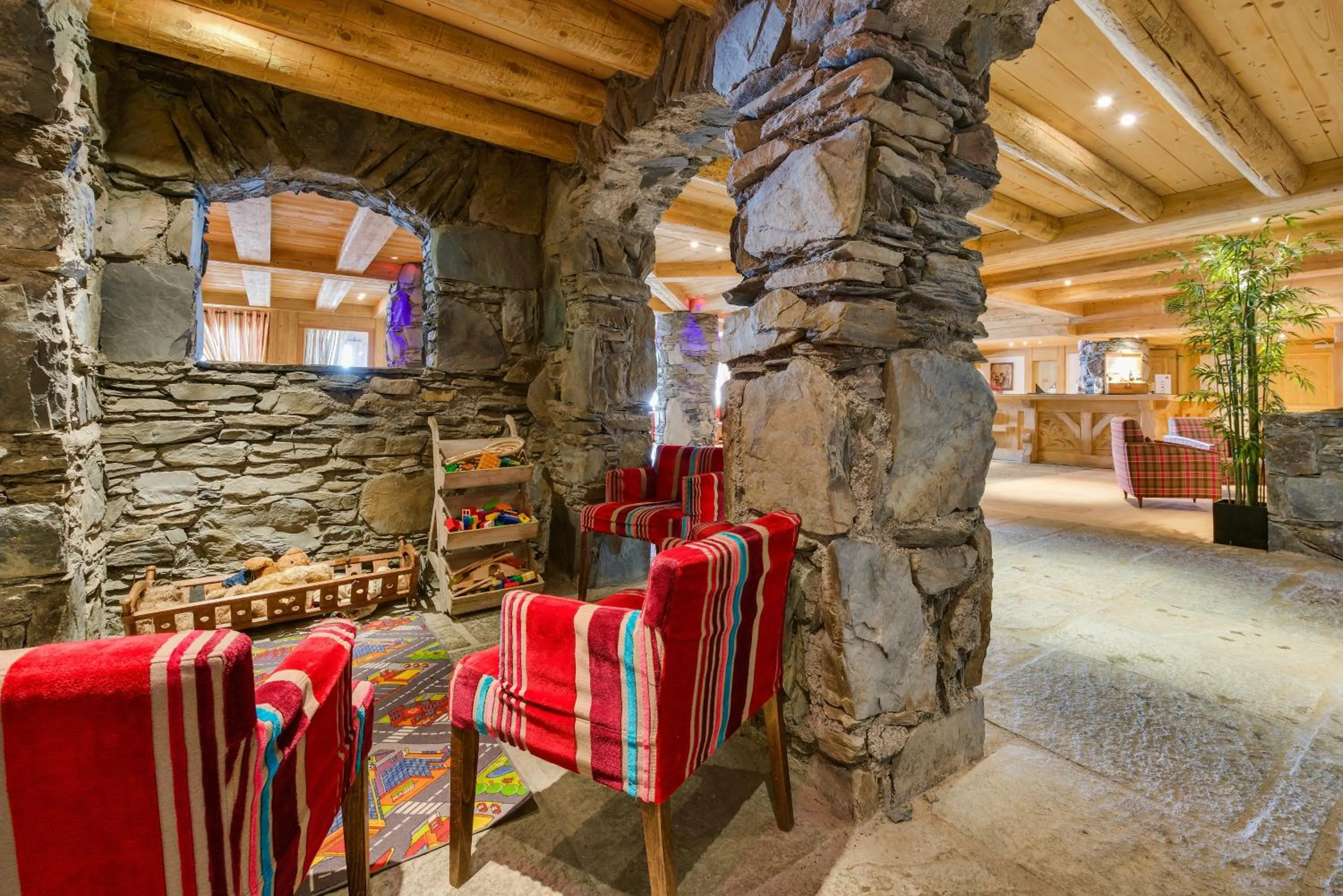 Lobby or reception in CGH Résidences & Spas Les Cimes Blanches