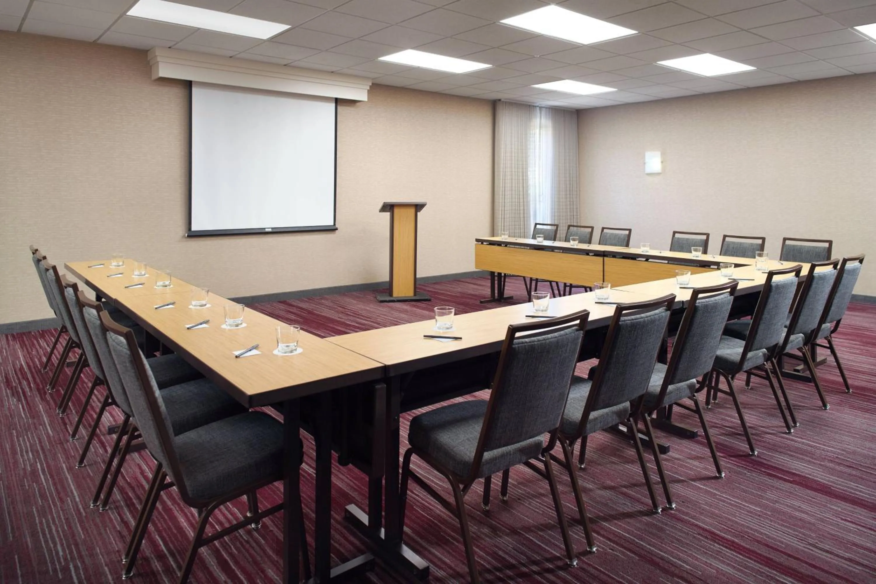 Meeting/conference room in Courtyard by Marriott Fayetteville